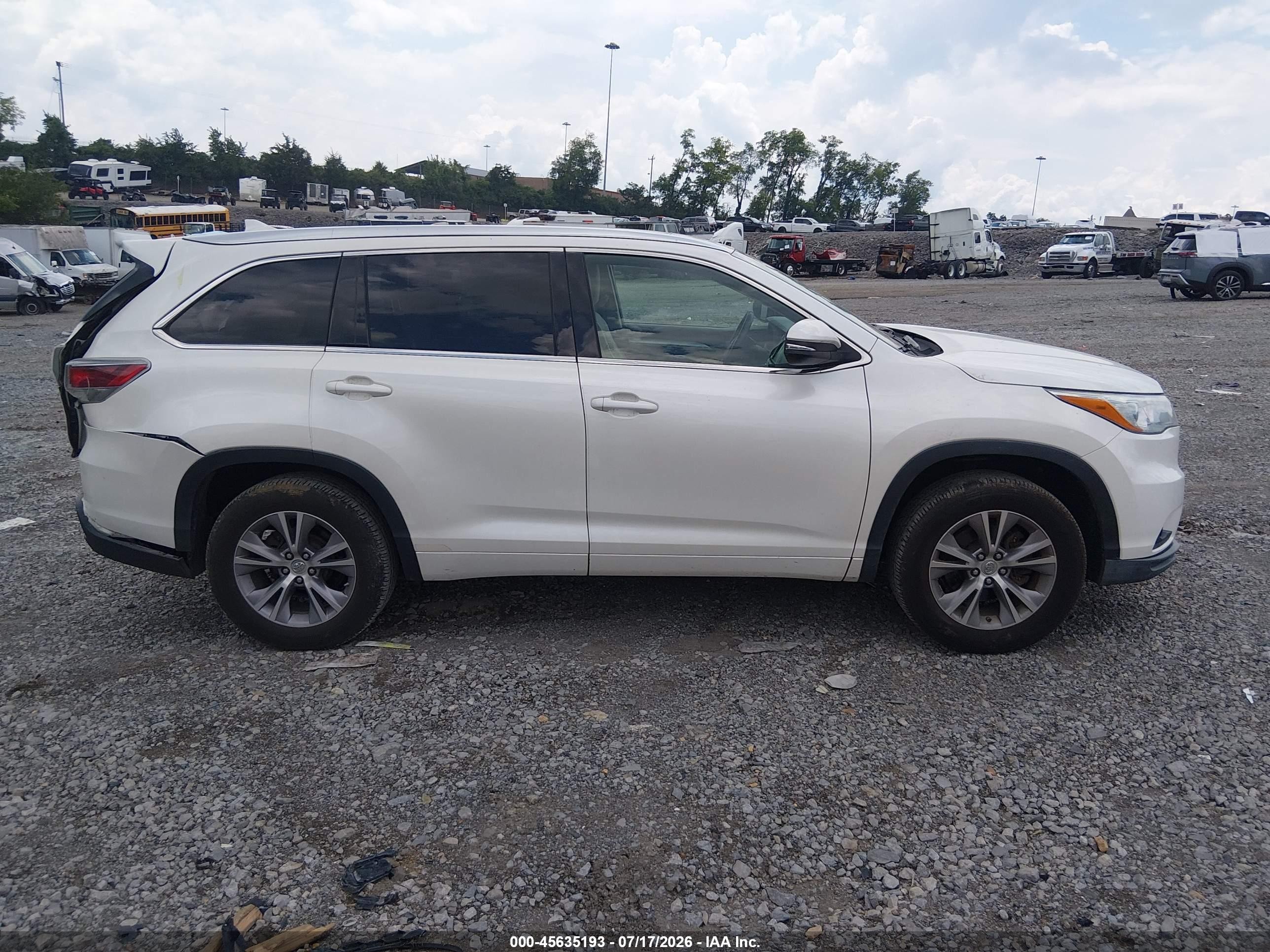 2015 Toyota Highlander Xle V6 Бежевый vin: 5TDKKRFH7FS038819