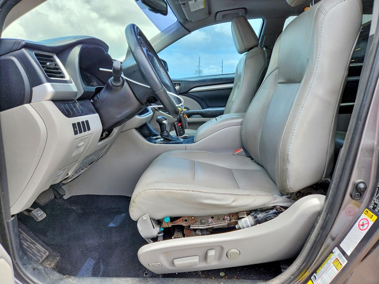 2015 Toyota Highlander Xle Tan vin: 5TDKKRFH7FS046872
