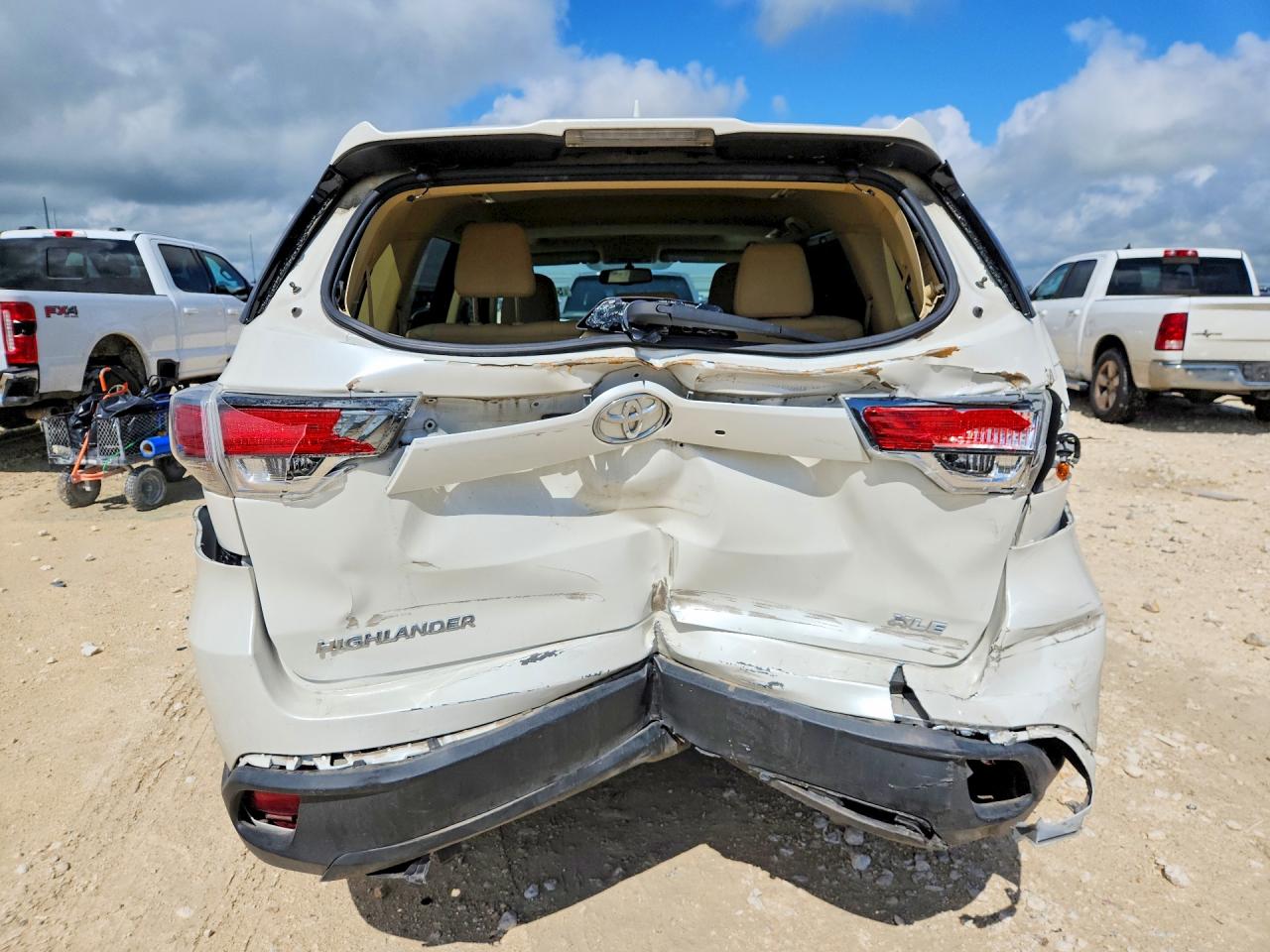 2015 Toyota Highlander Xle White vin: 5TDKKRFH7FS054230