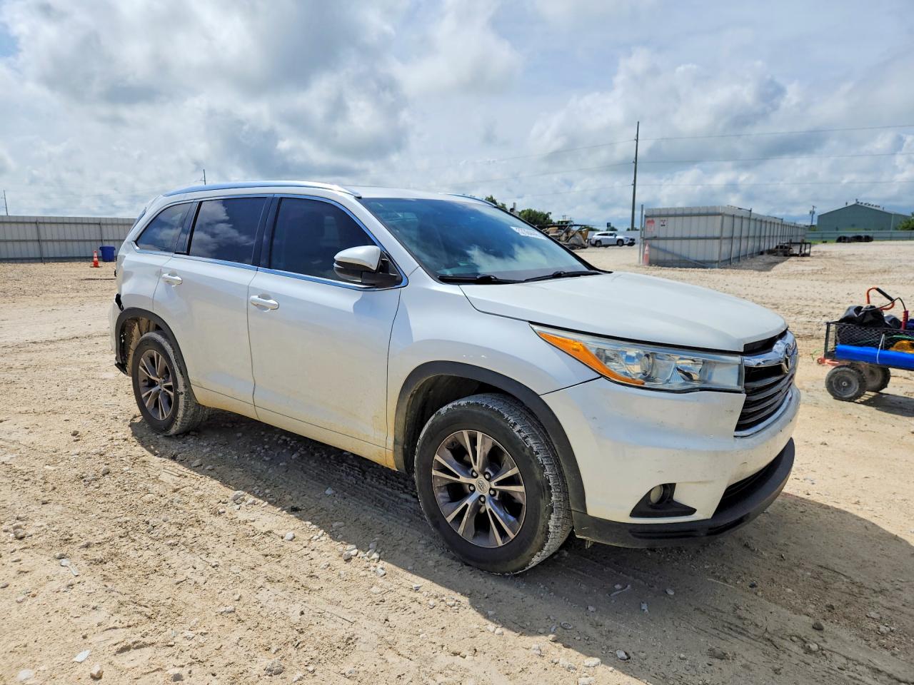 2015 Toyota Highlander Xle White vin: 5TDKKRFH7FS054230
