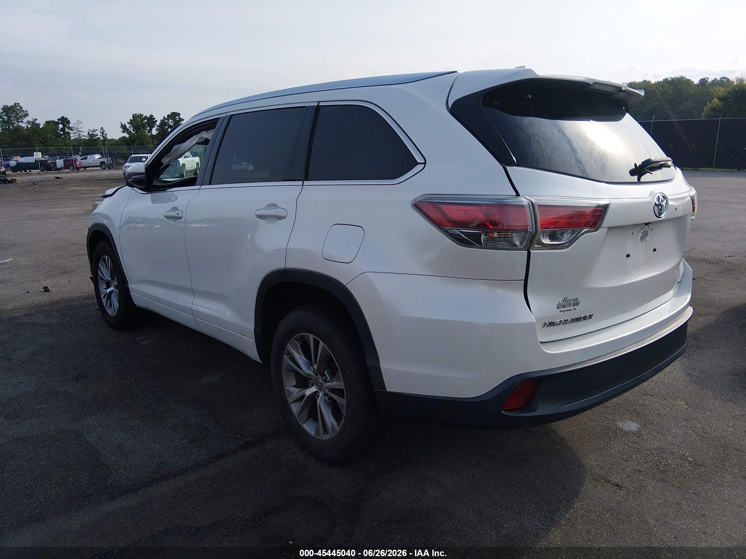 2015 Toyota Highlander Xle V6 White vin: 5TDKKRFH7FS057662