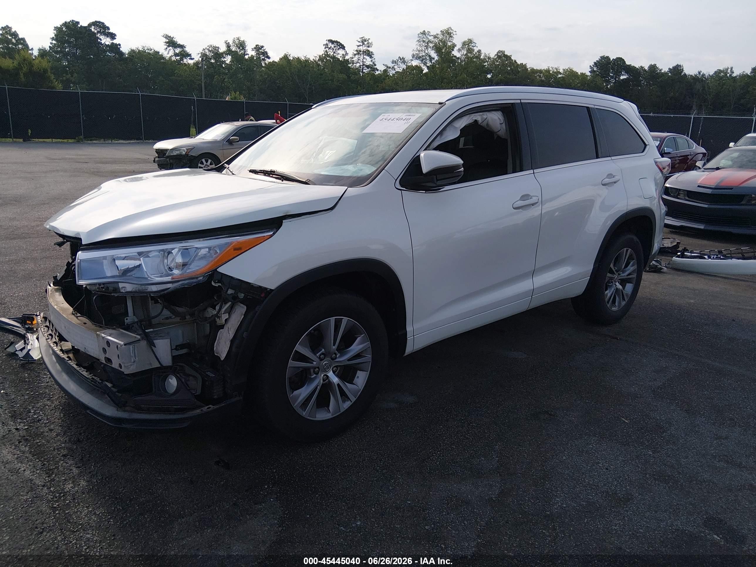 2015 Toyota Highlander Xle V6 White vin: 5TDKKRFH7FS057662