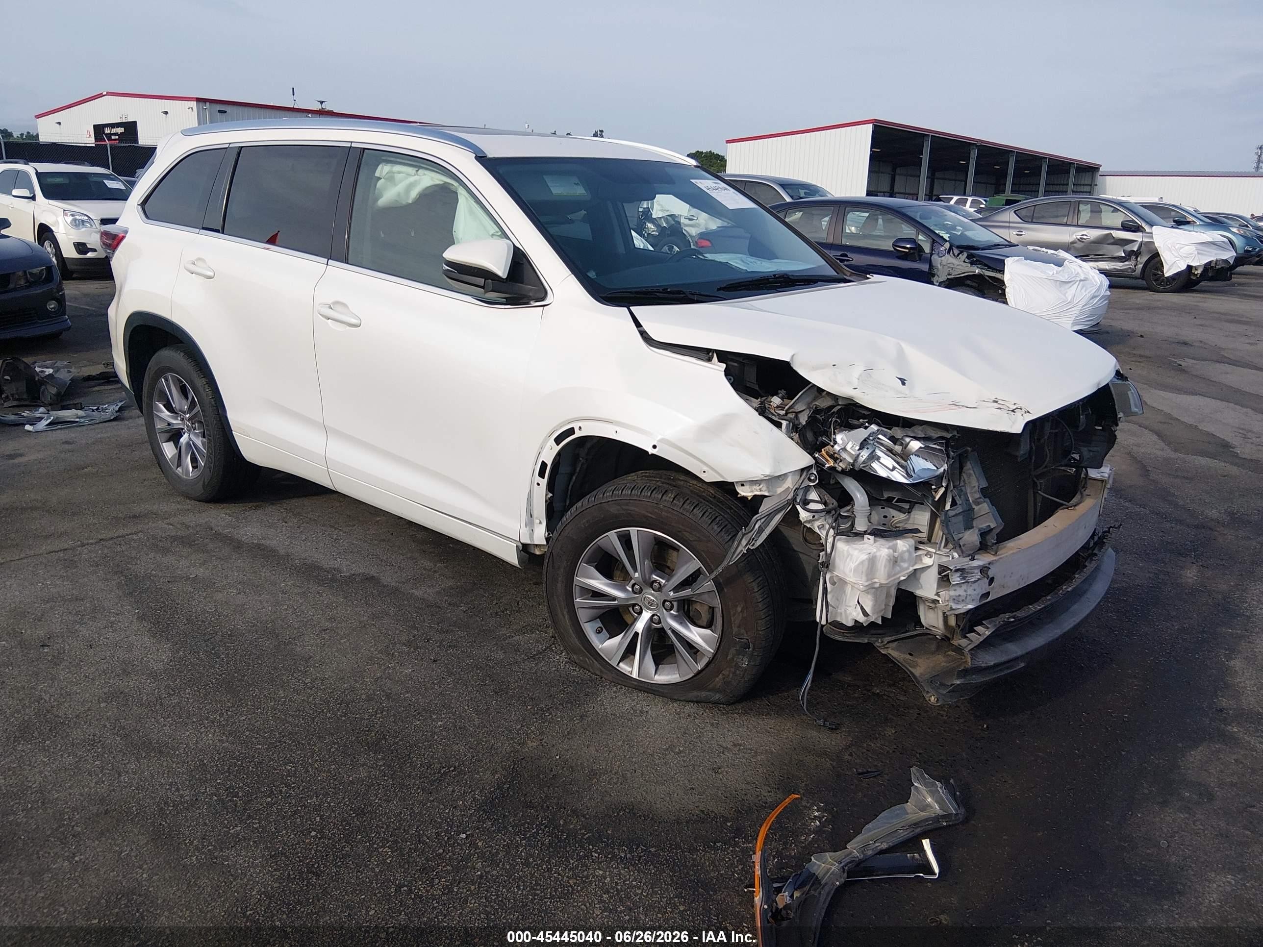 2015 Toyota Highlander Xle V6 White vin: 5TDKKRFH7FS057662