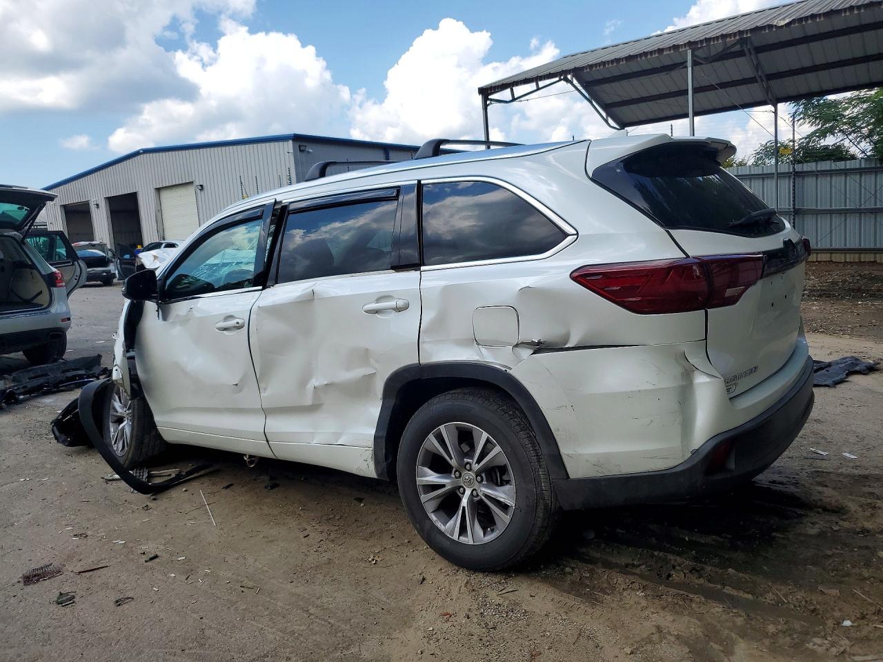 2015 Toyota Highlander Xle White vin: 5TDKKRFH7FS069889