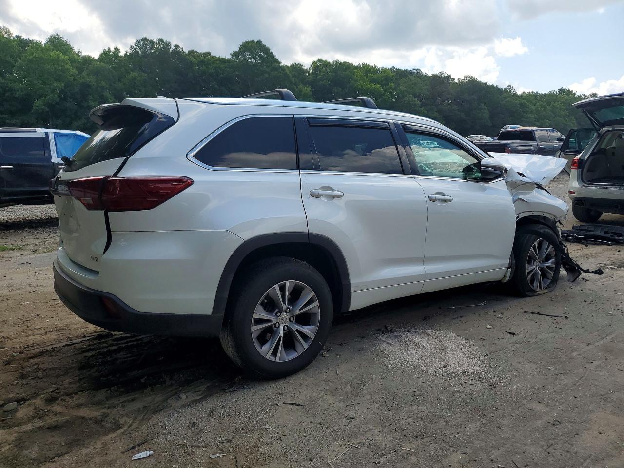 2015 Toyota Highlander Xle White vin: 5TDKKRFH7FS069889