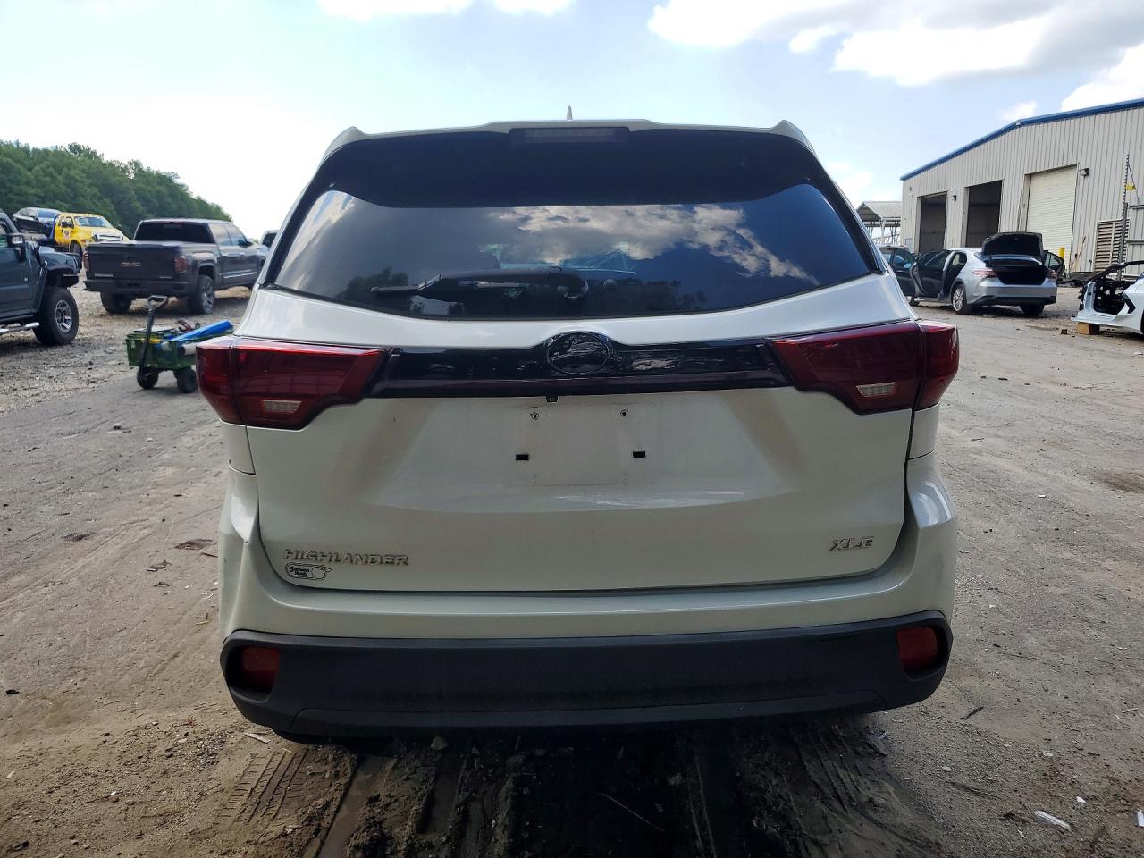 2015 Toyota Highlander Xle White vin: 5TDKKRFH7FS069889