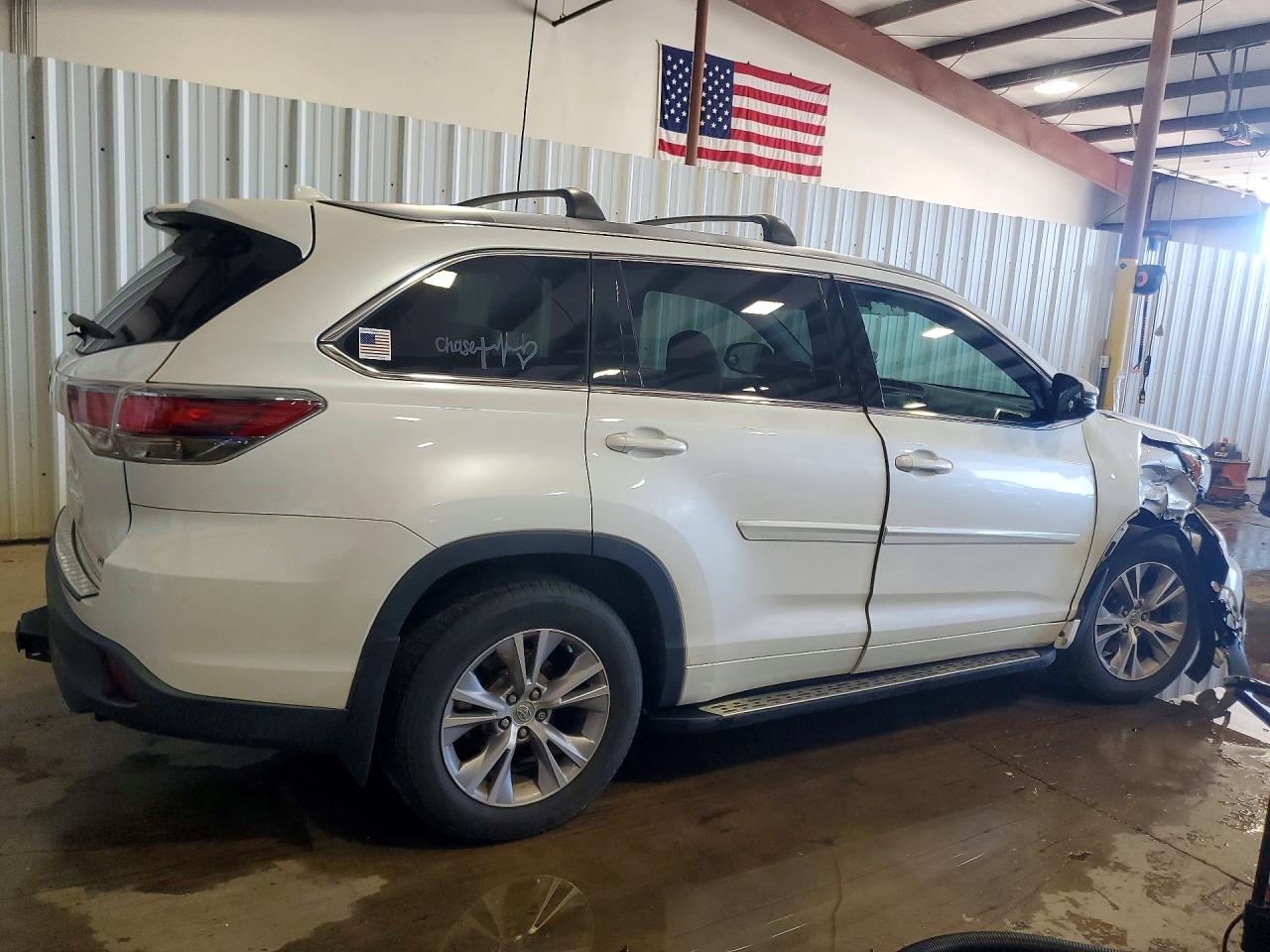 2015 Toyota Highlander Xle White vin: 5TDKKRFH7FS097689