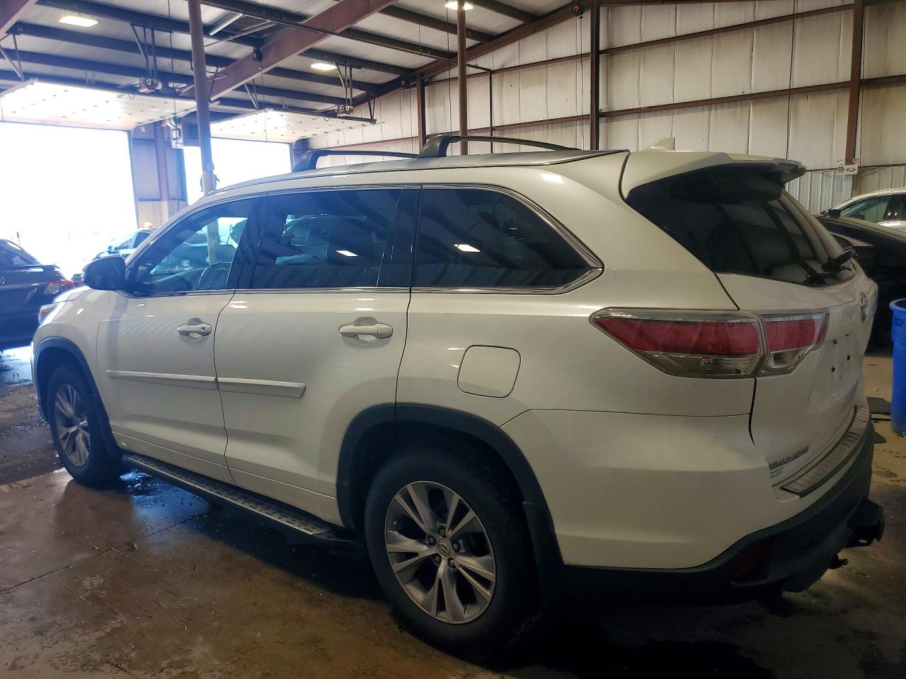 2015 Toyota Highlander Xle White vin: 5TDKKRFH7FS097689