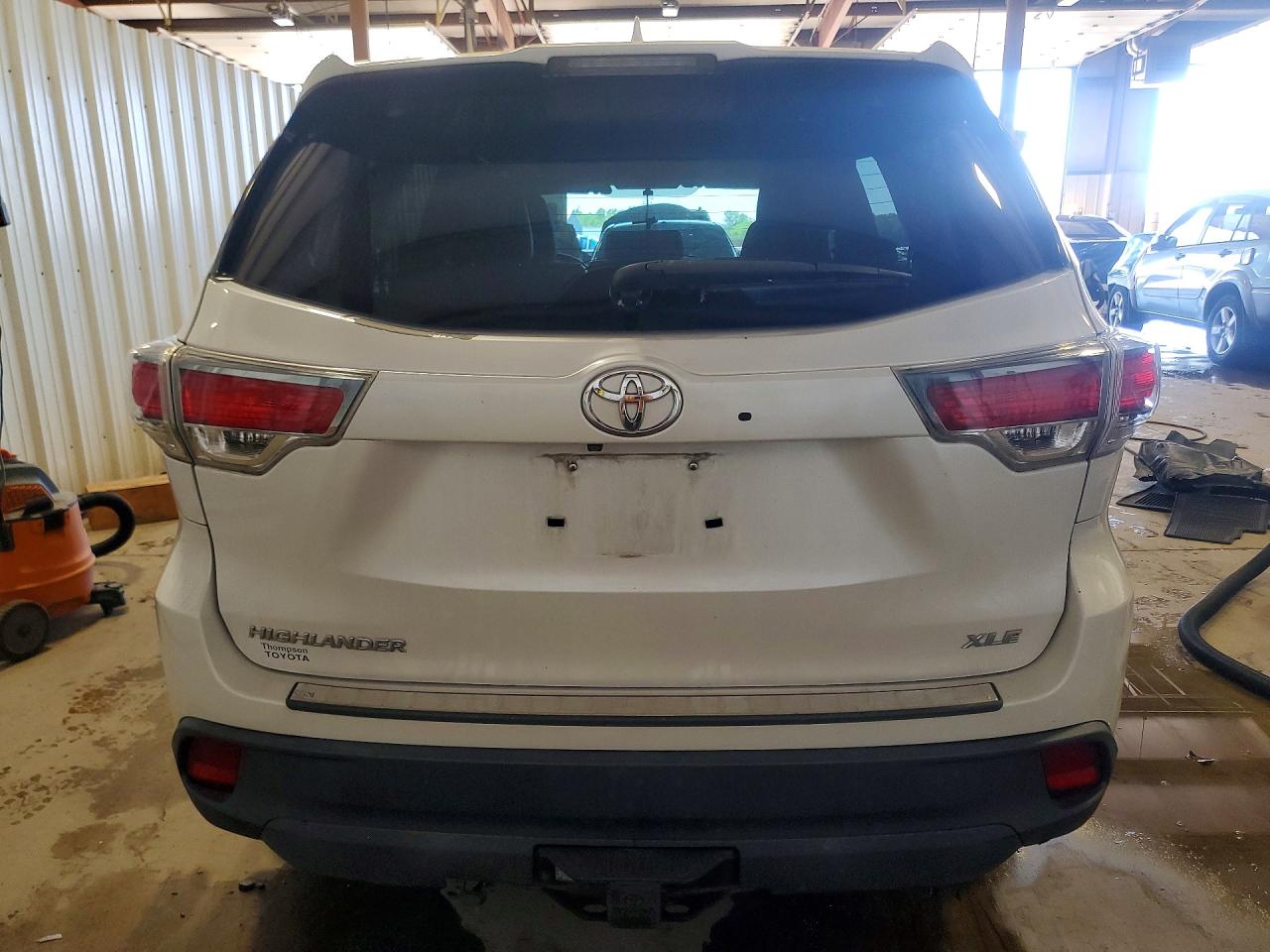 2015 Toyota Highlander Xle White vin: 5TDKKRFH7FS097689