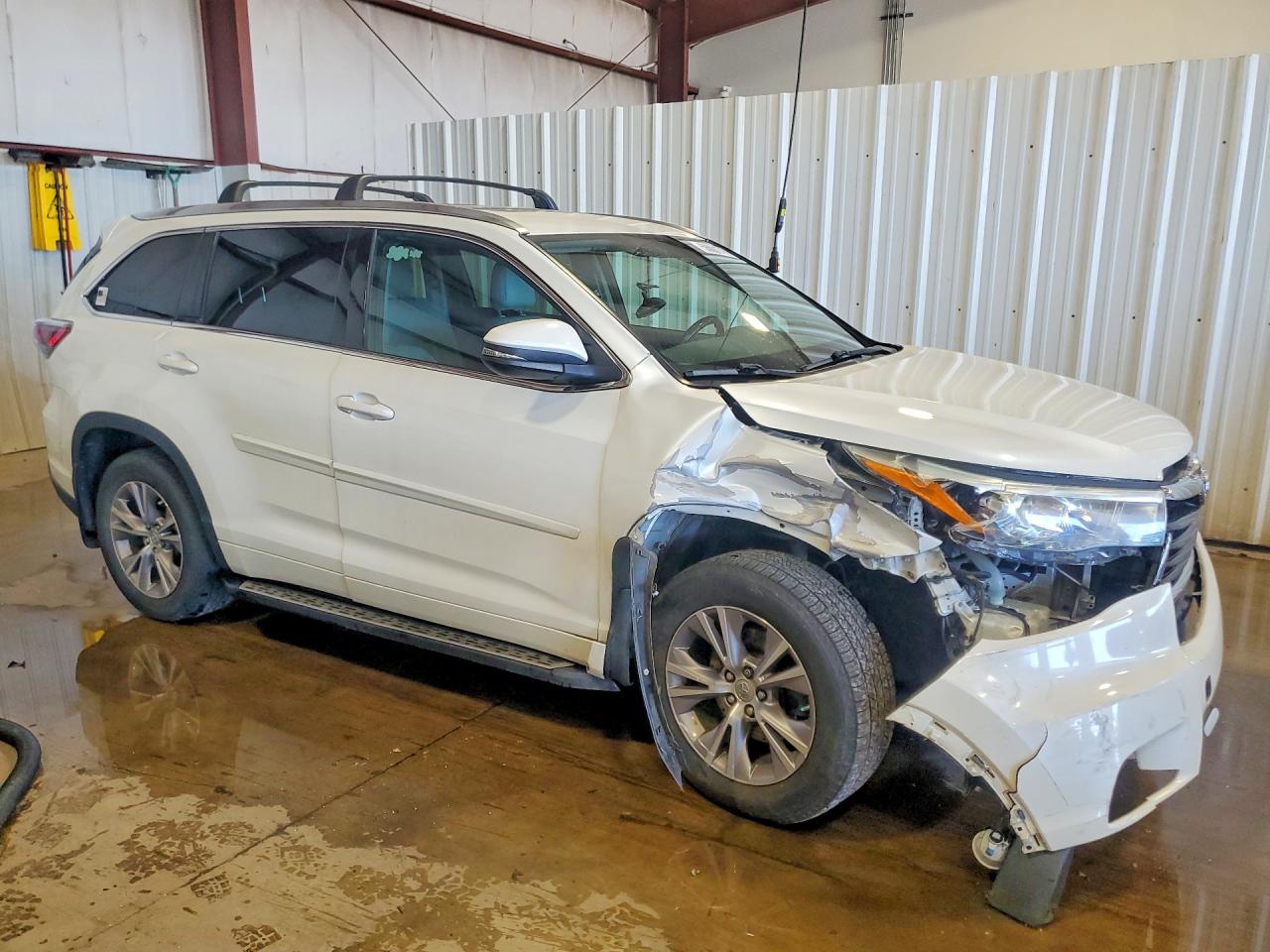 2015 Toyota Highlander Xle White vin: 5TDKKRFH7FS097689