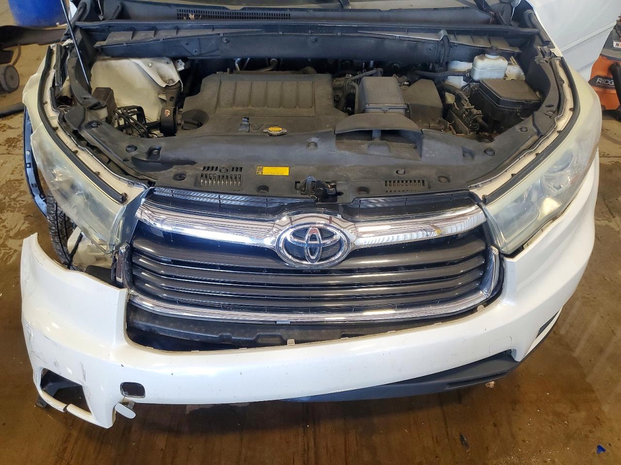 2015 Toyota Highlander Xle White vin: 5TDKKRFH7FS097689