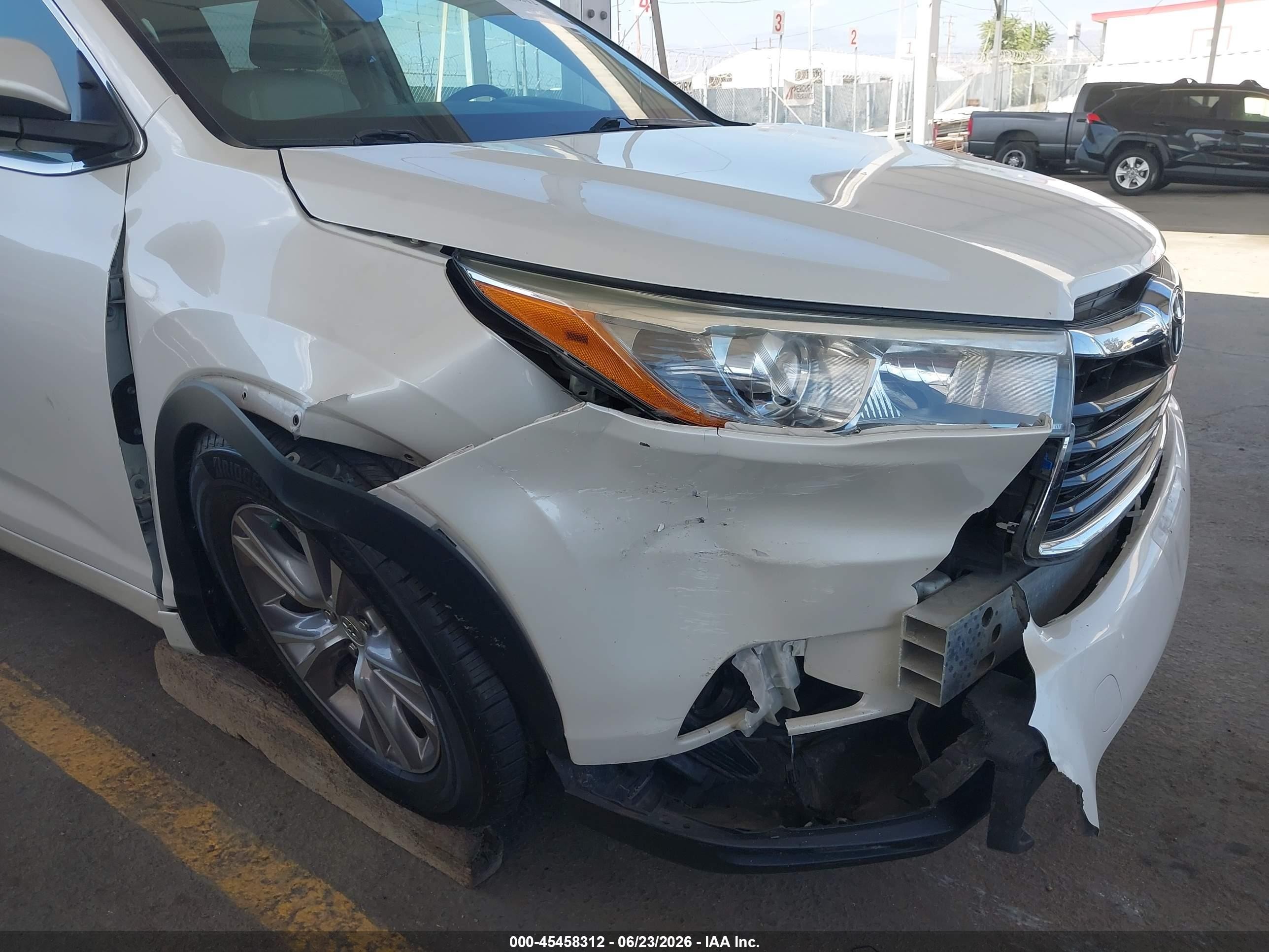 2015 Toyota Highlander Xle V6 White vin: 5TDKKRFH7FS102051