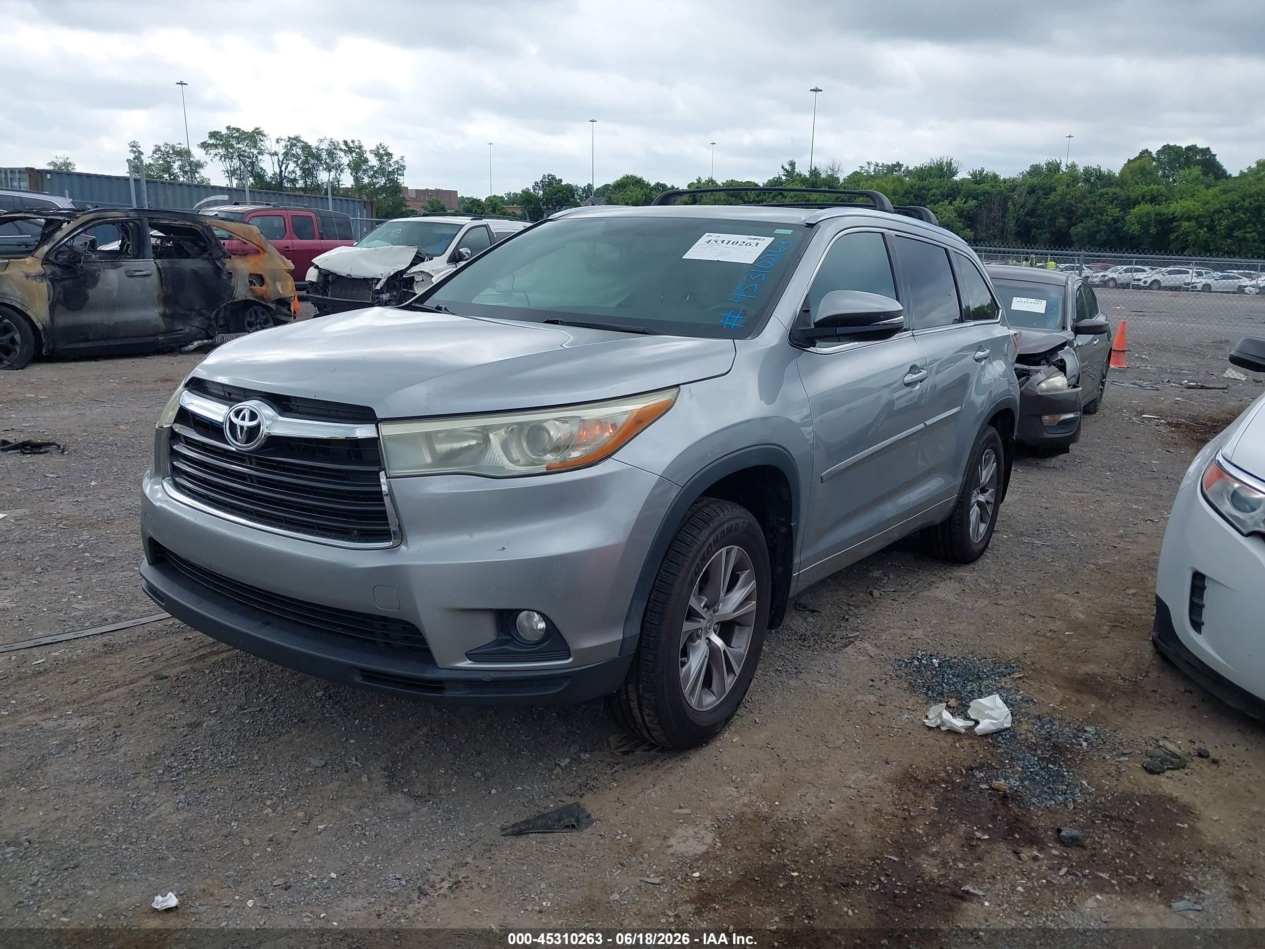 2015 Toyota Highlander Xle V6 Silver vin: 5TDKKRFH7FS118167