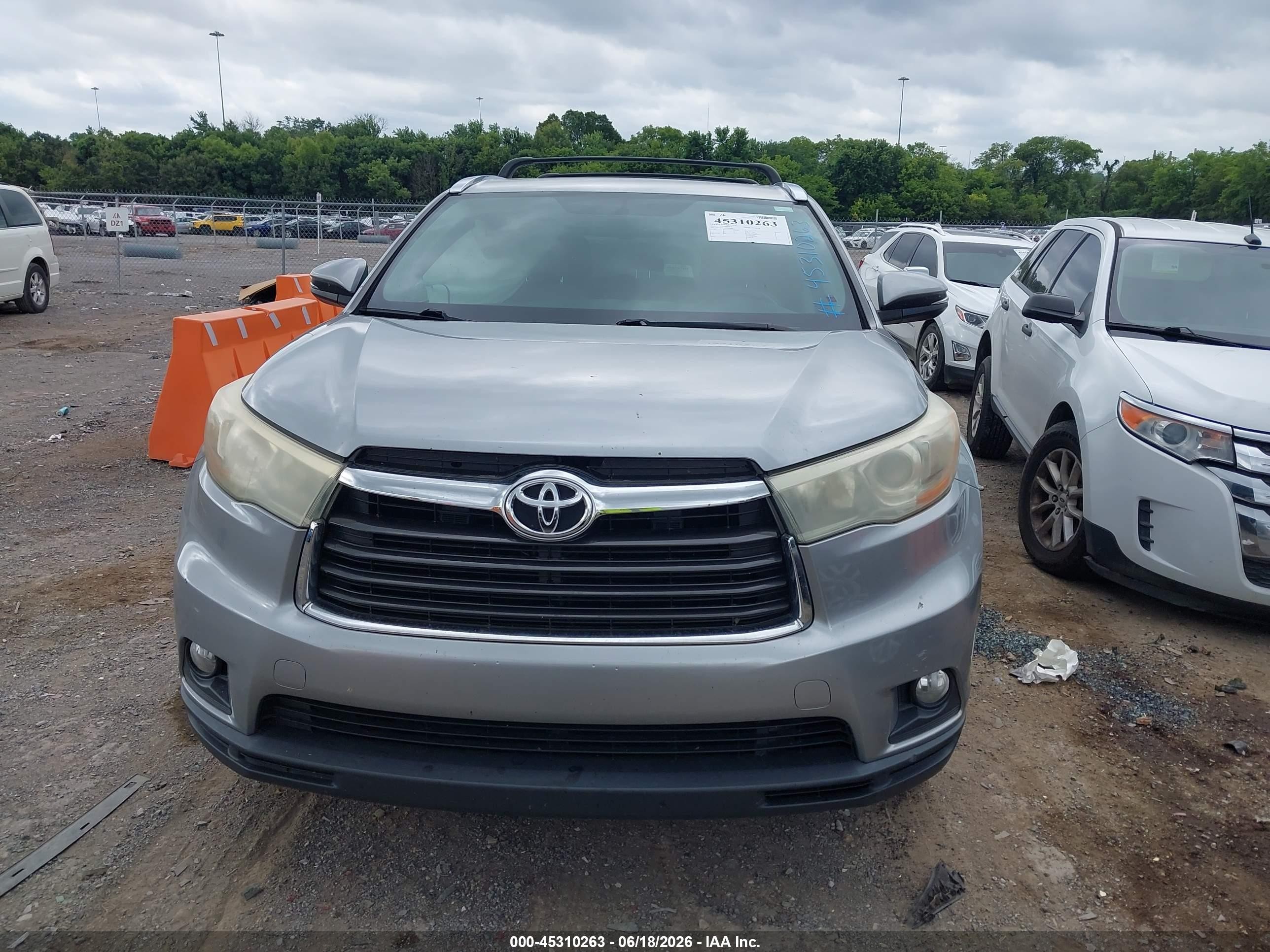 2015 Toyota Highlander Xle V6 Silver vin: 5TDKKRFH7FS118167