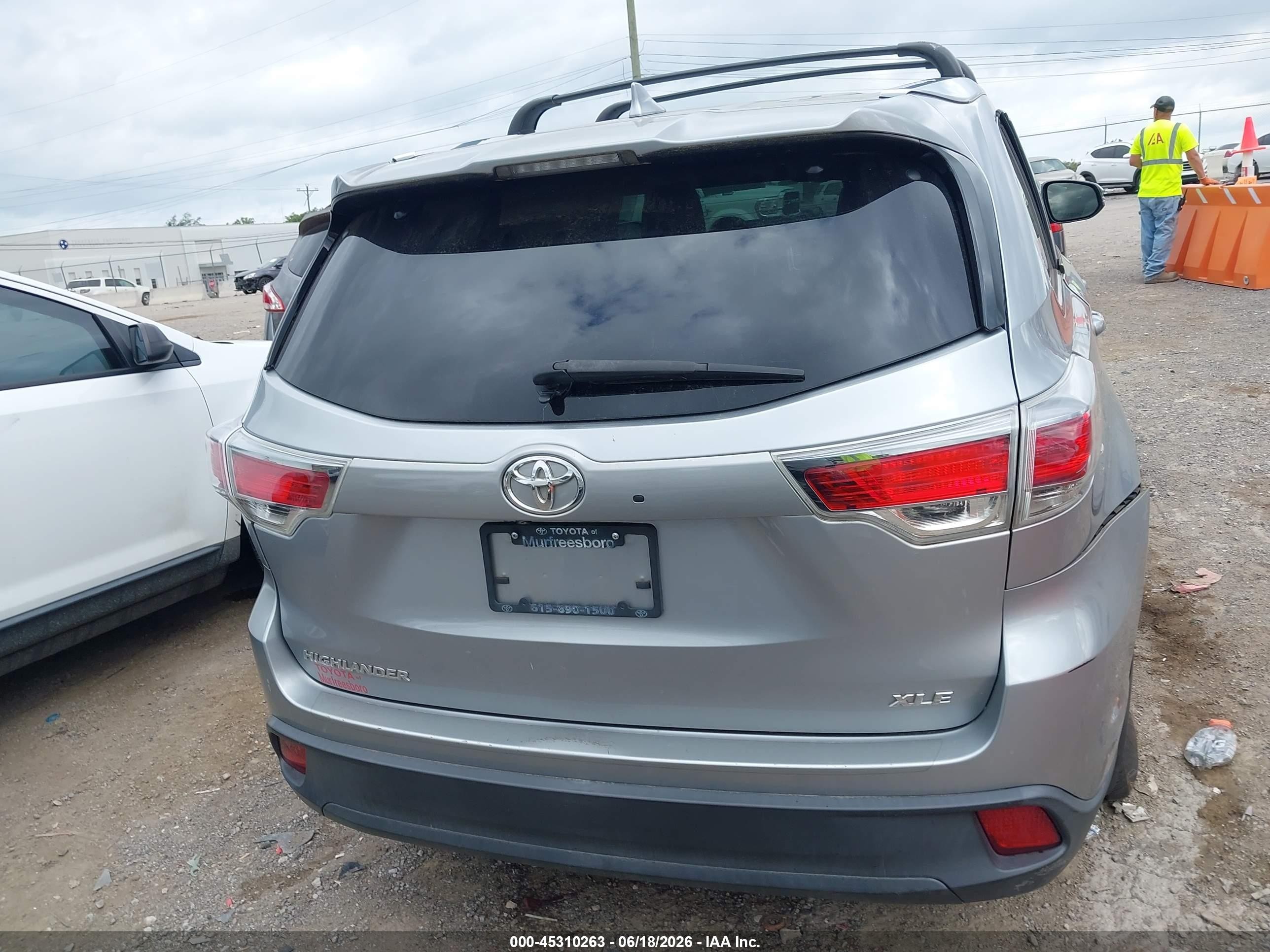 2015 Toyota Highlander Xle V6 Silver vin: 5TDKKRFH7FS118167