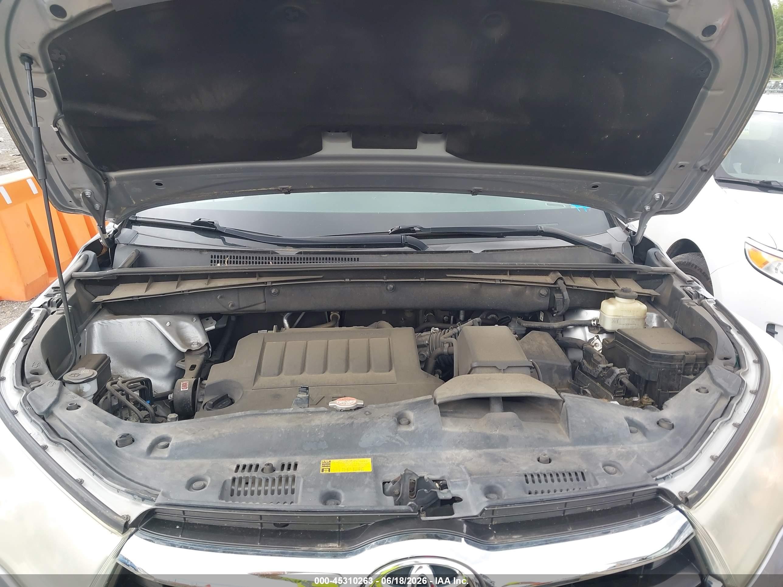 2015 Toyota Highlander Xle V6 Silver vin: 5TDKKRFH7FS118167