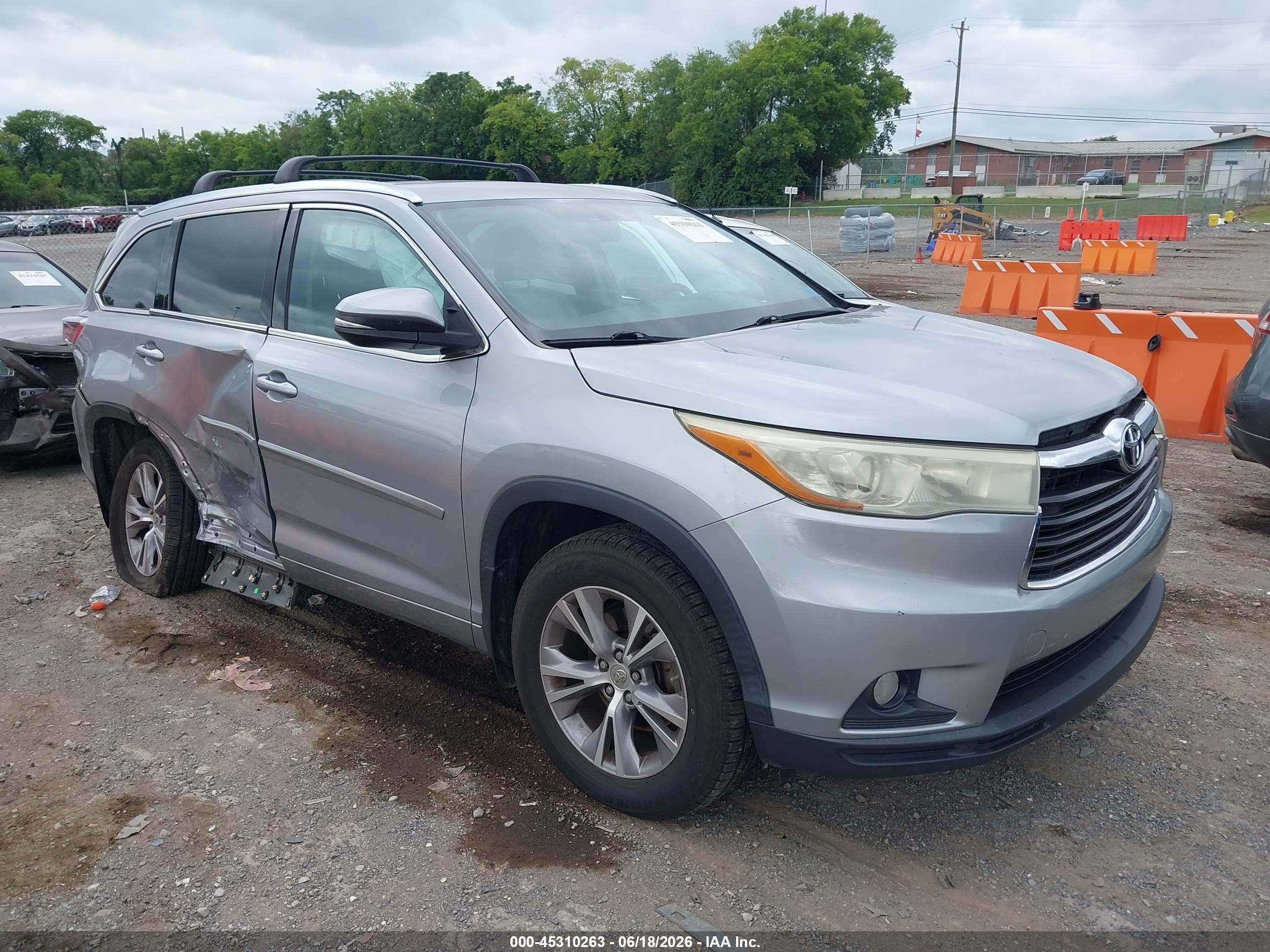 2015 Toyota Highlander Xle V6 Silver vin: 5TDKKRFH7FS118167