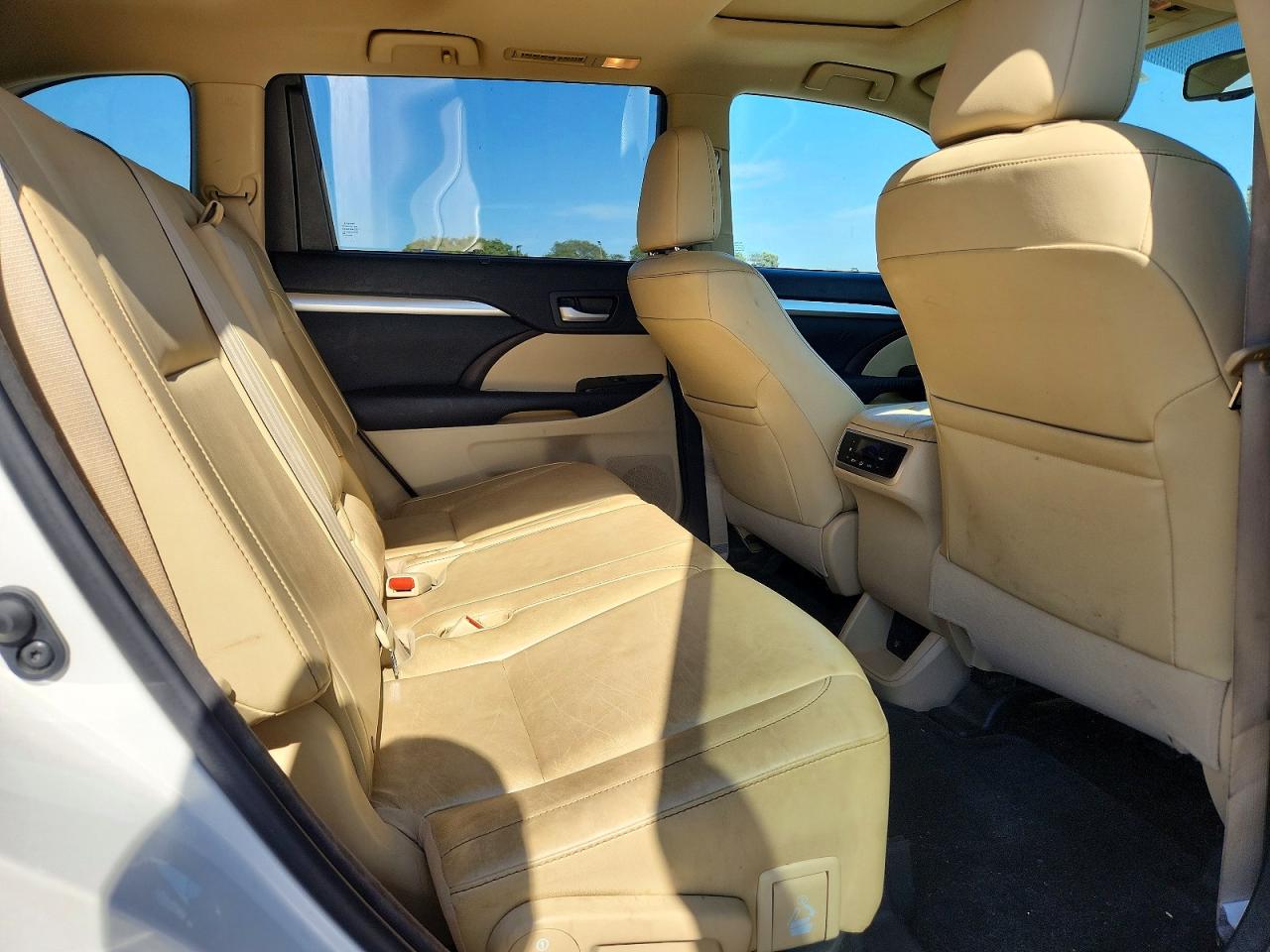 2014 Toyota Highlander Xle White vin: 5TDKKRFH8ES029092