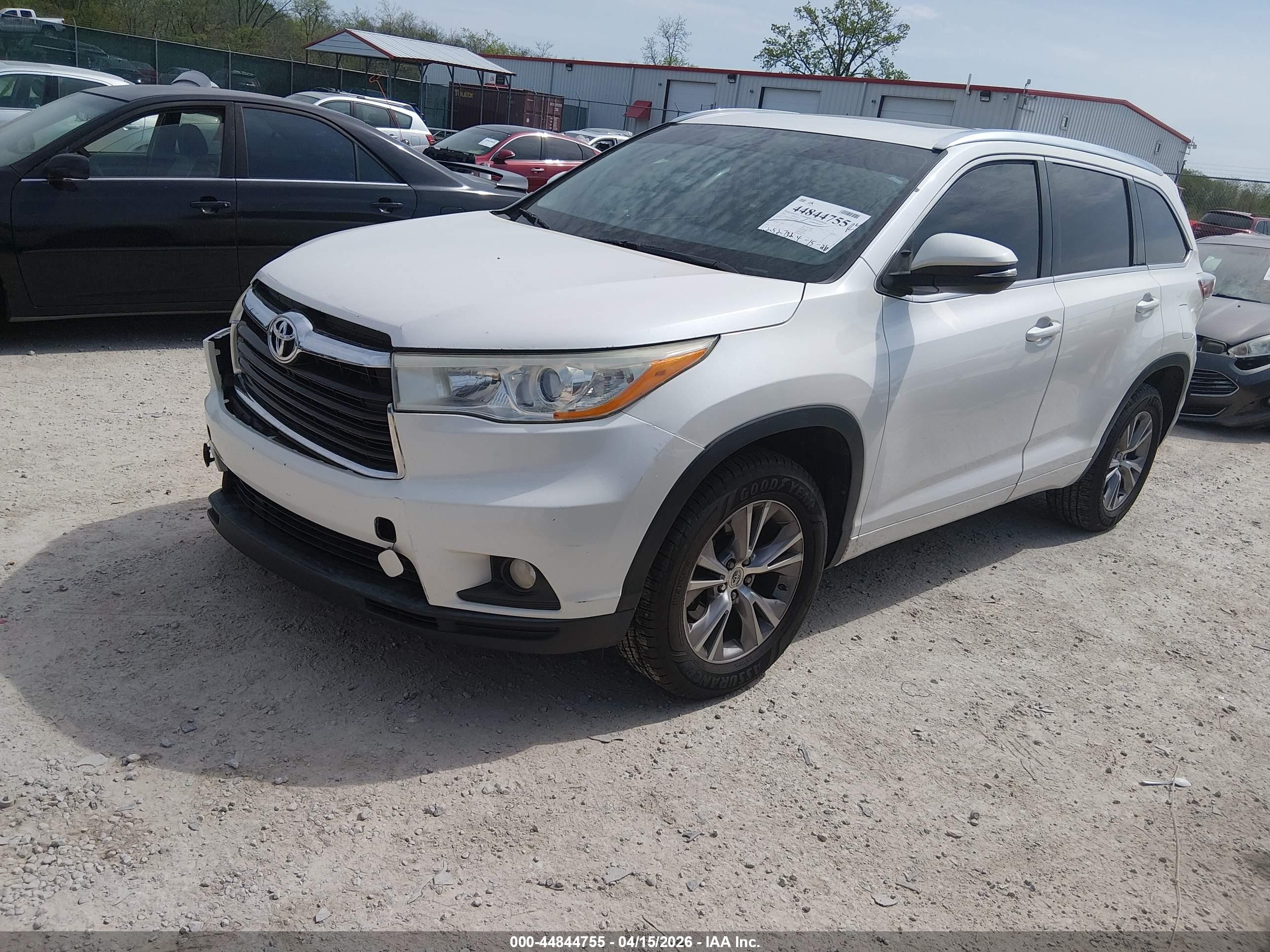 2014 Toyota Highlander Xle V6 White vin: 5TDKKRFH8ES029562