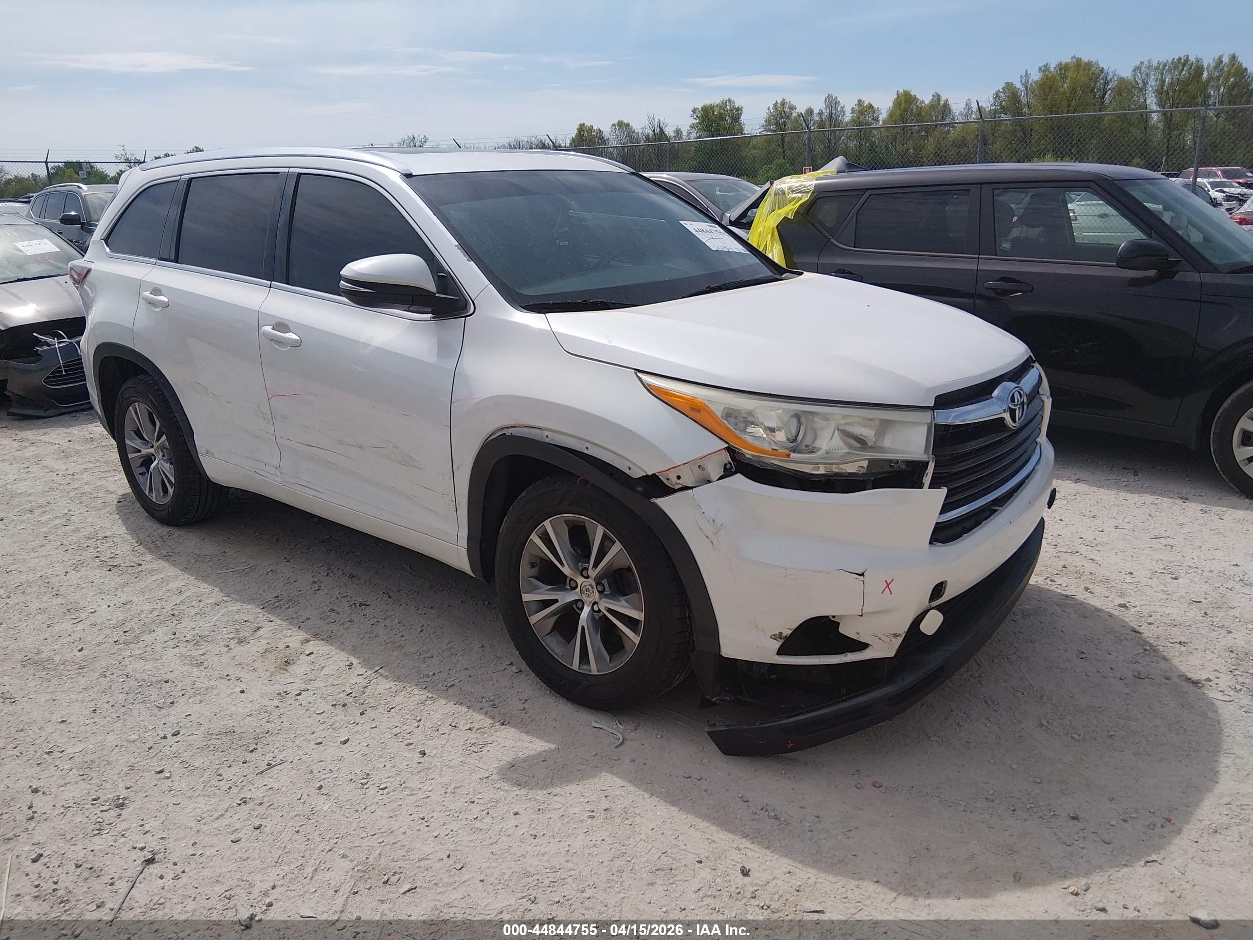 2014 Toyota Highlander Xle V6 White vin: 5TDKKRFH8ES029562