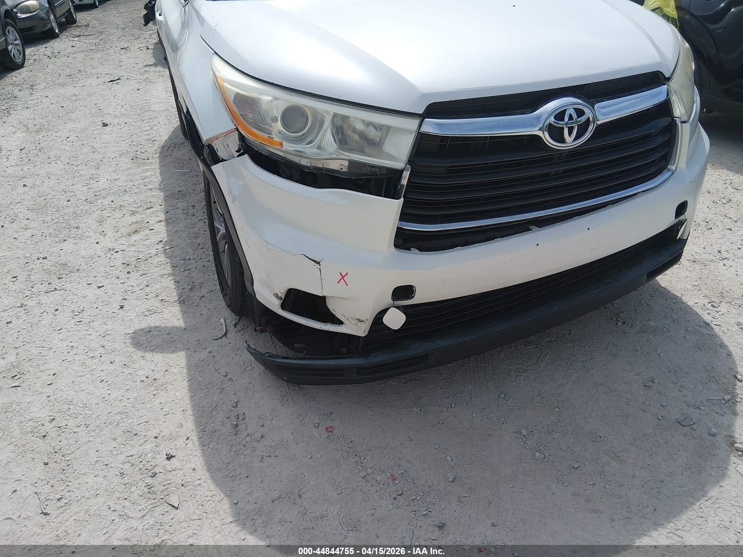 2014 Toyota Highlander Xle V6 White vin: 5TDKKRFH8ES029562