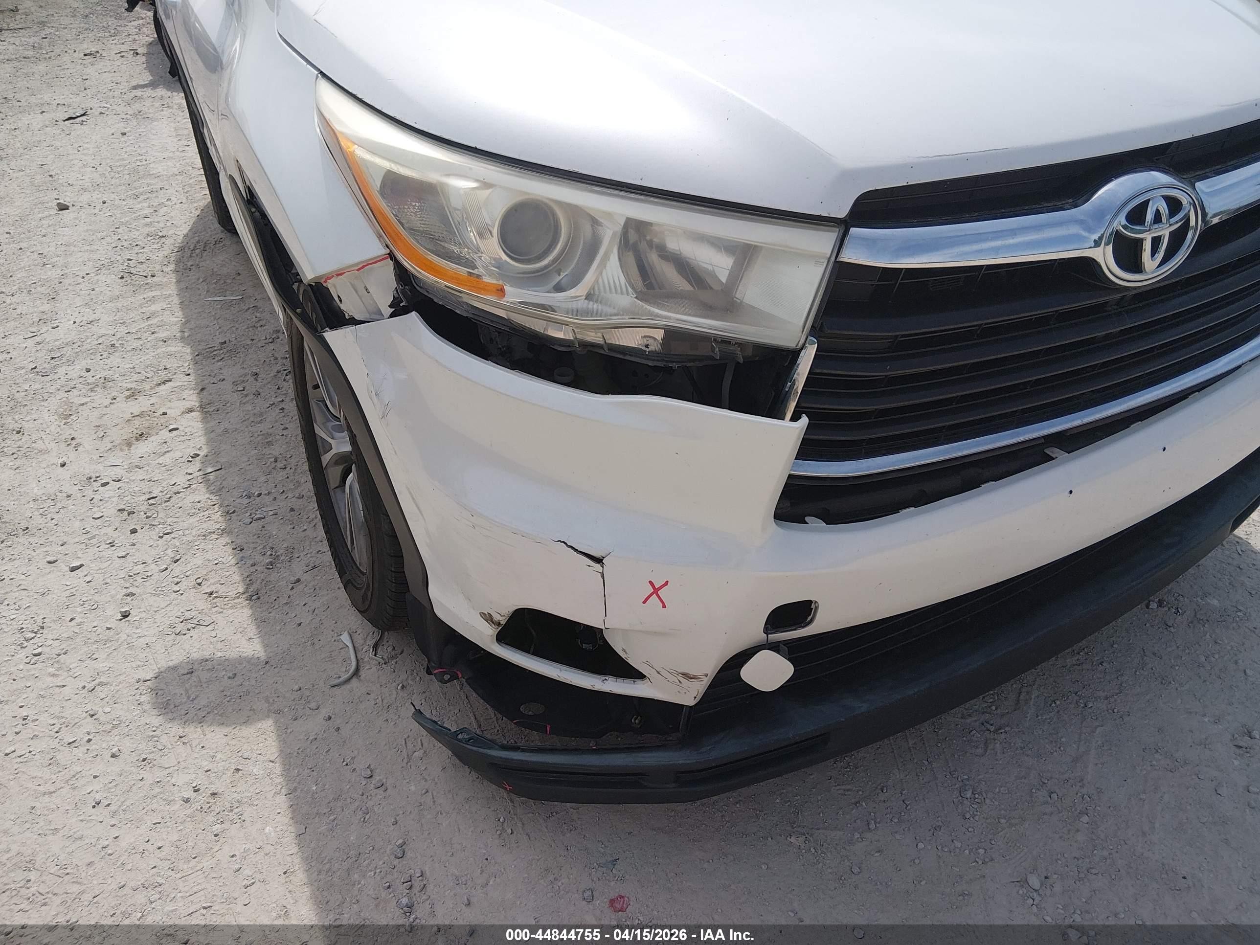 2014 Toyota Highlander Xle V6 White vin: 5TDKKRFH8ES029562