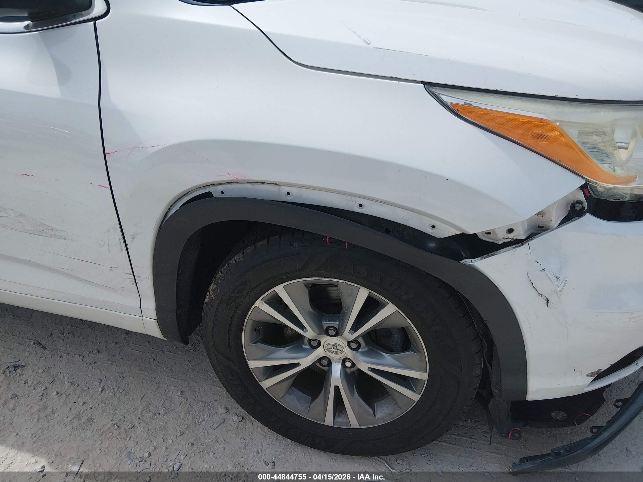 2014 Toyota Highlander Xle V6 White vin: 5TDKKRFH8ES029562