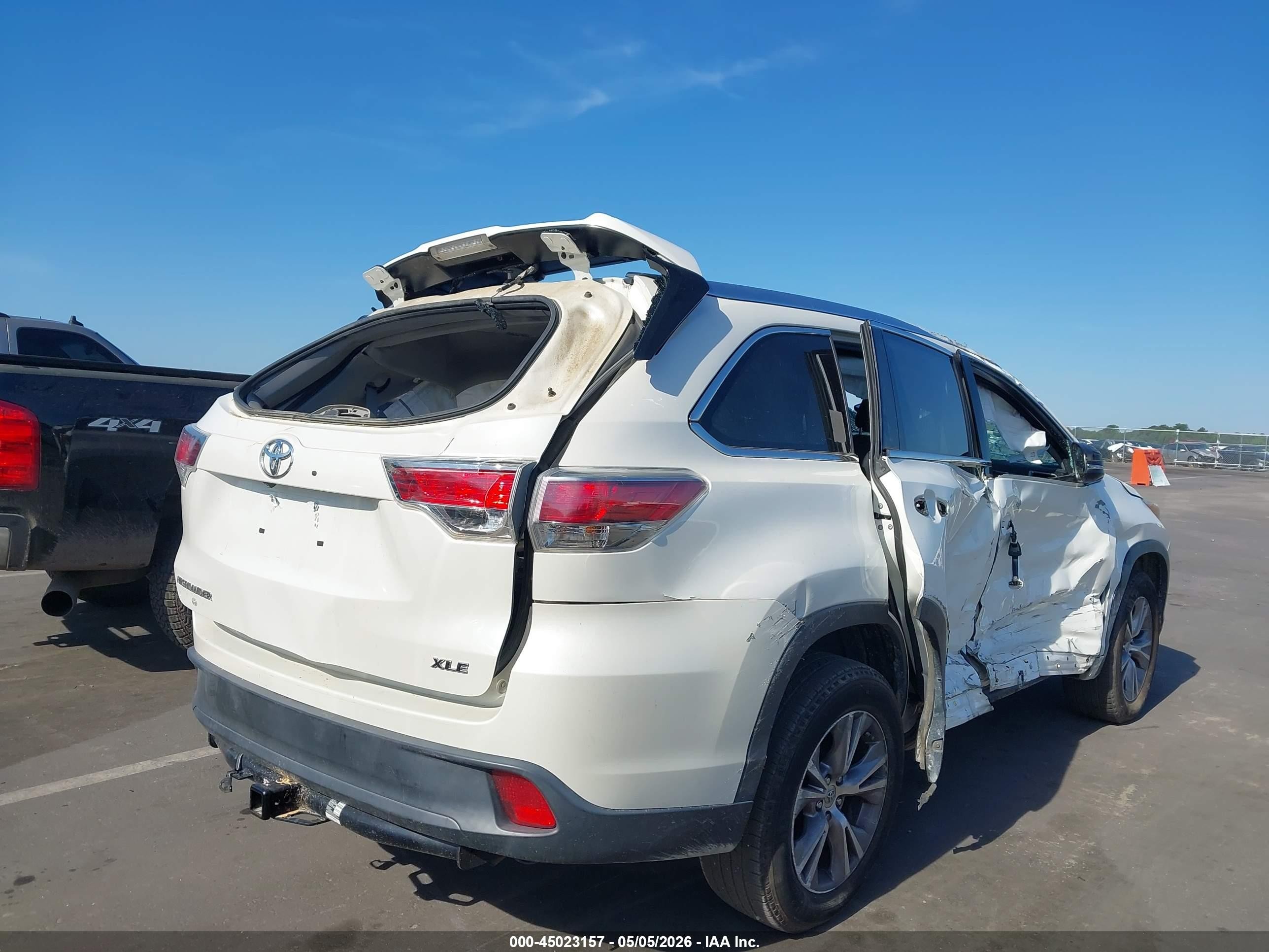 2015 Toyota Highlander Xle V6 White vin: 5TDKKRFH8FS051434