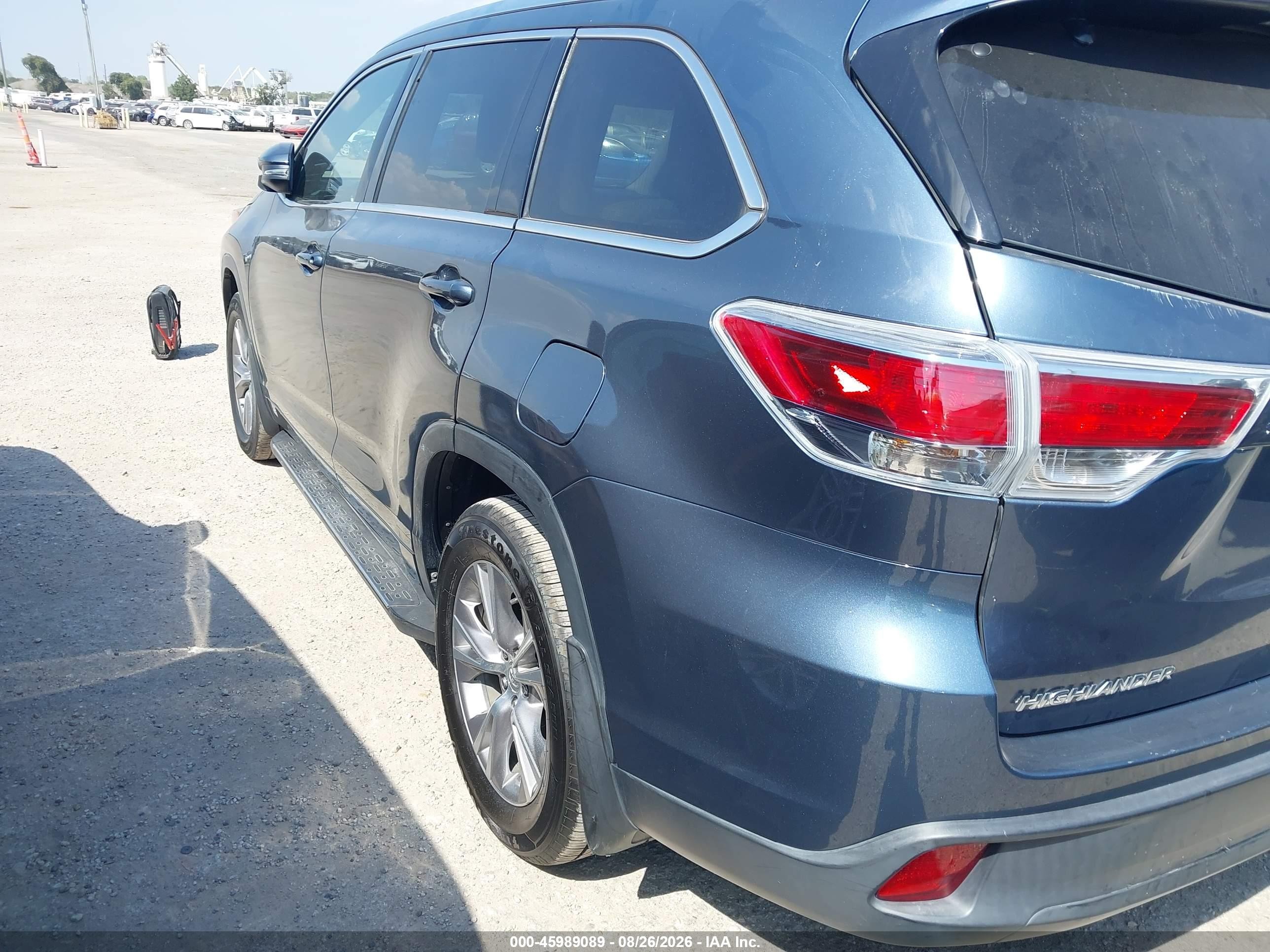2015 Toyota Highlander Xle V6 Light Blue vin: 5TDKKRFH8FS055757