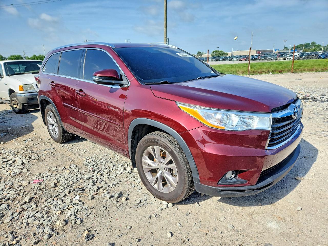 2015 Toyota Highlander Xle Burgundy vin: 5TDKKRFH8FS059565