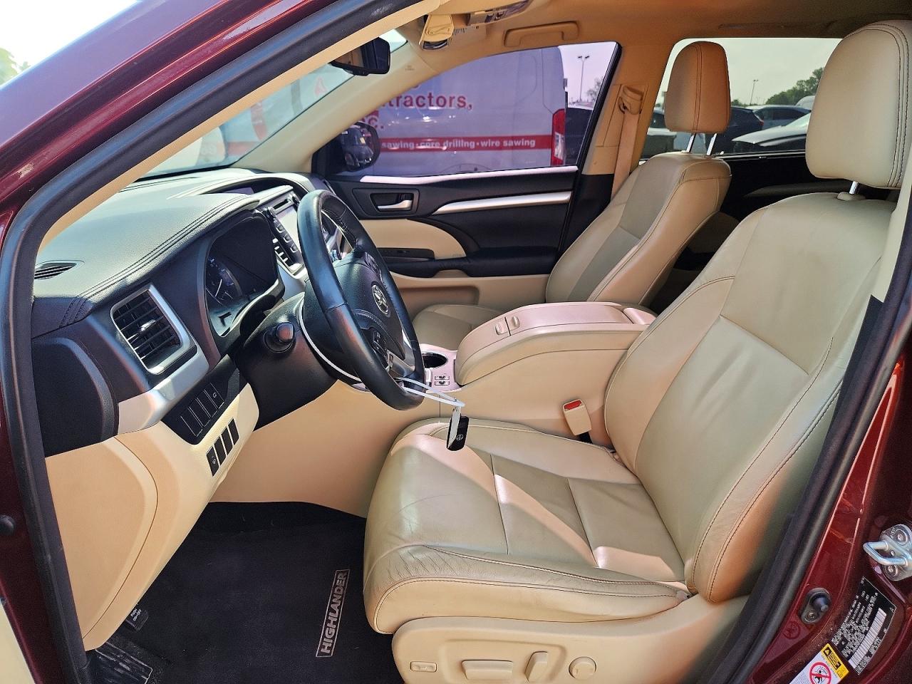 2015 Toyota Highlander Xle Burgundy vin: 5TDKKRFH8FS059565