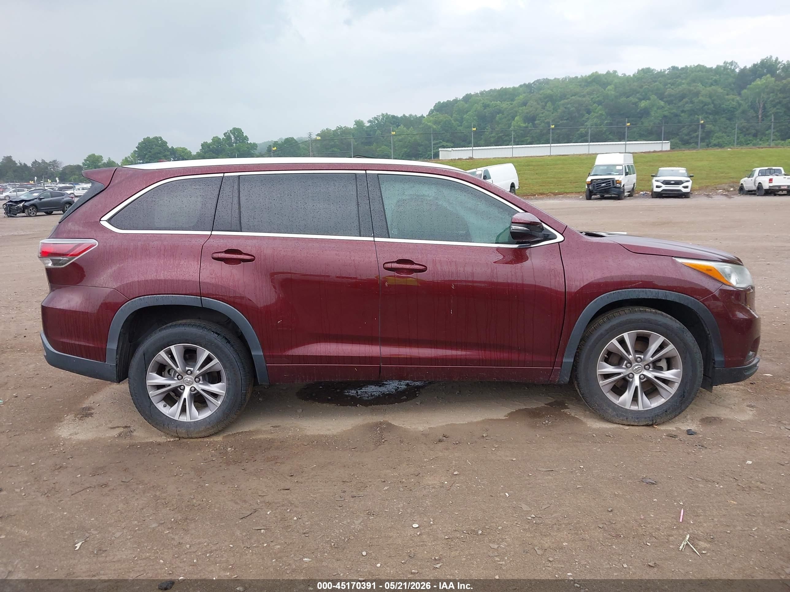 2015 Toyota Highlander Xle V6 Maroon vin: 5TDKKRFH8FS078682
