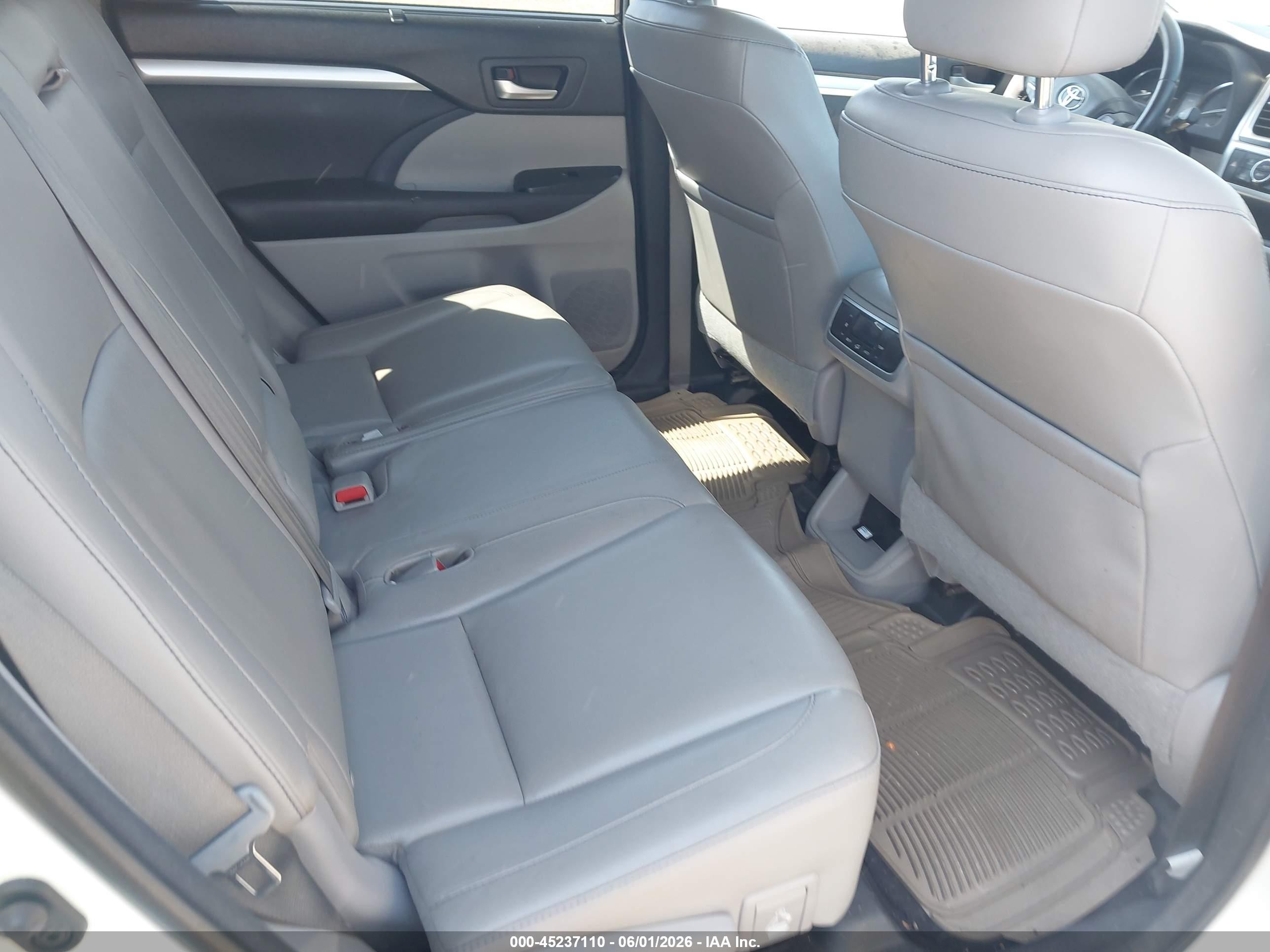 2015 Toyota Highlander Xle V6 White vin: 5TDKKRFH8FS103113