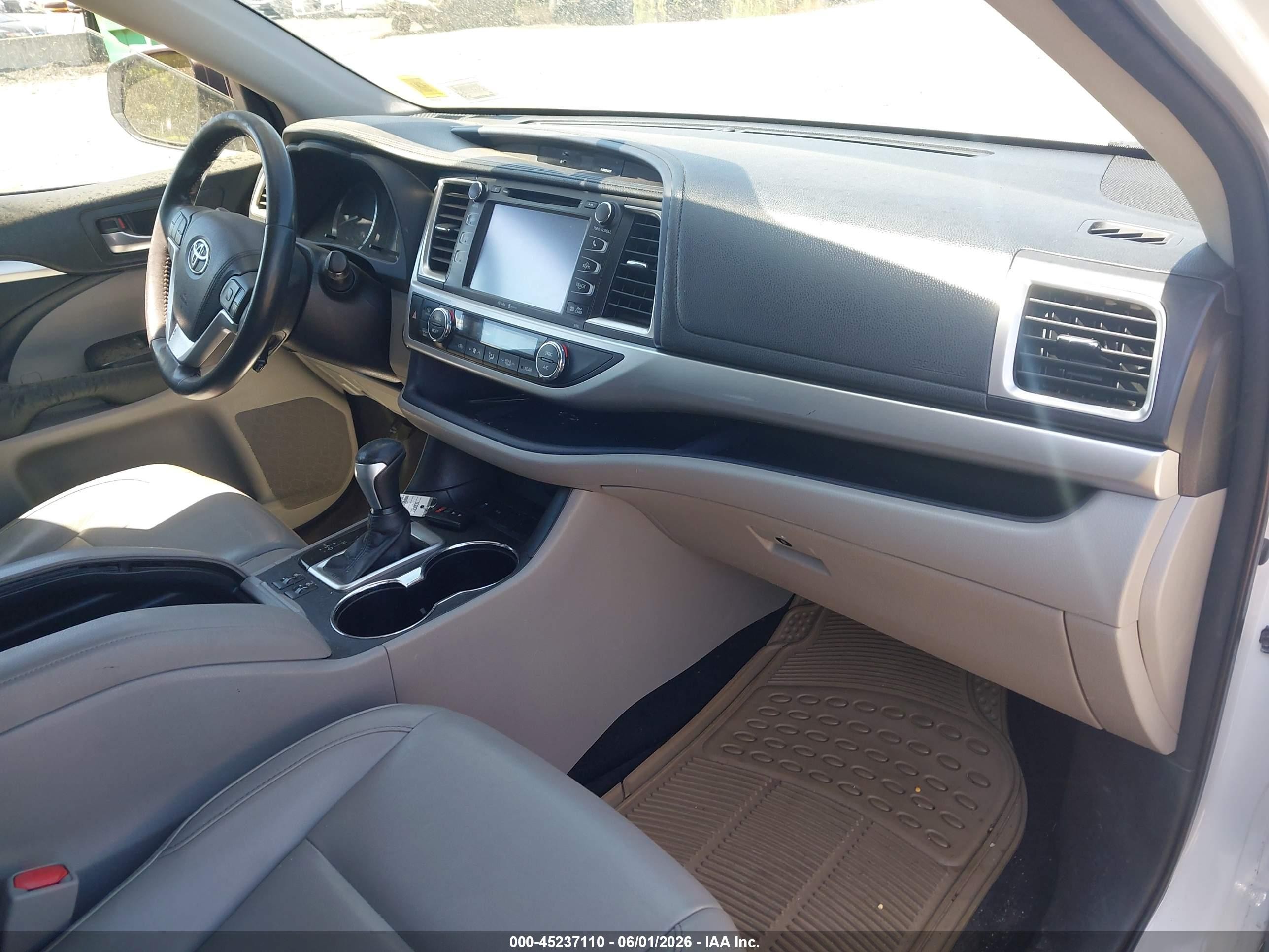 2015 Toyota Highlander Xle V6 White vin: 5TDKKRFH8FS103113