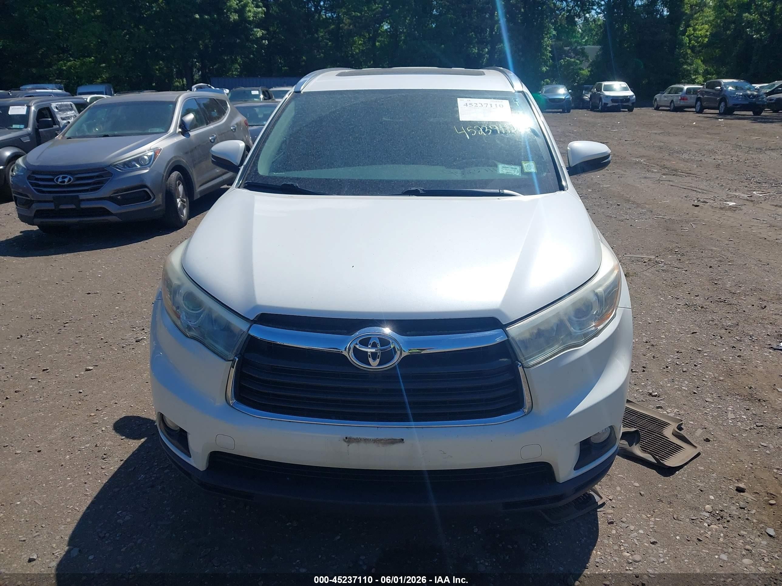 2015 Toyota Highlander Xle V6 White vin: 5TDKKRFH8FS103113