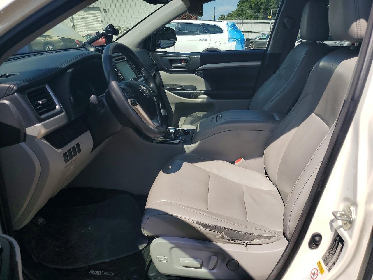 2015 Toyota Highlander Xle White vin: 5TDKKRFH8FS103774