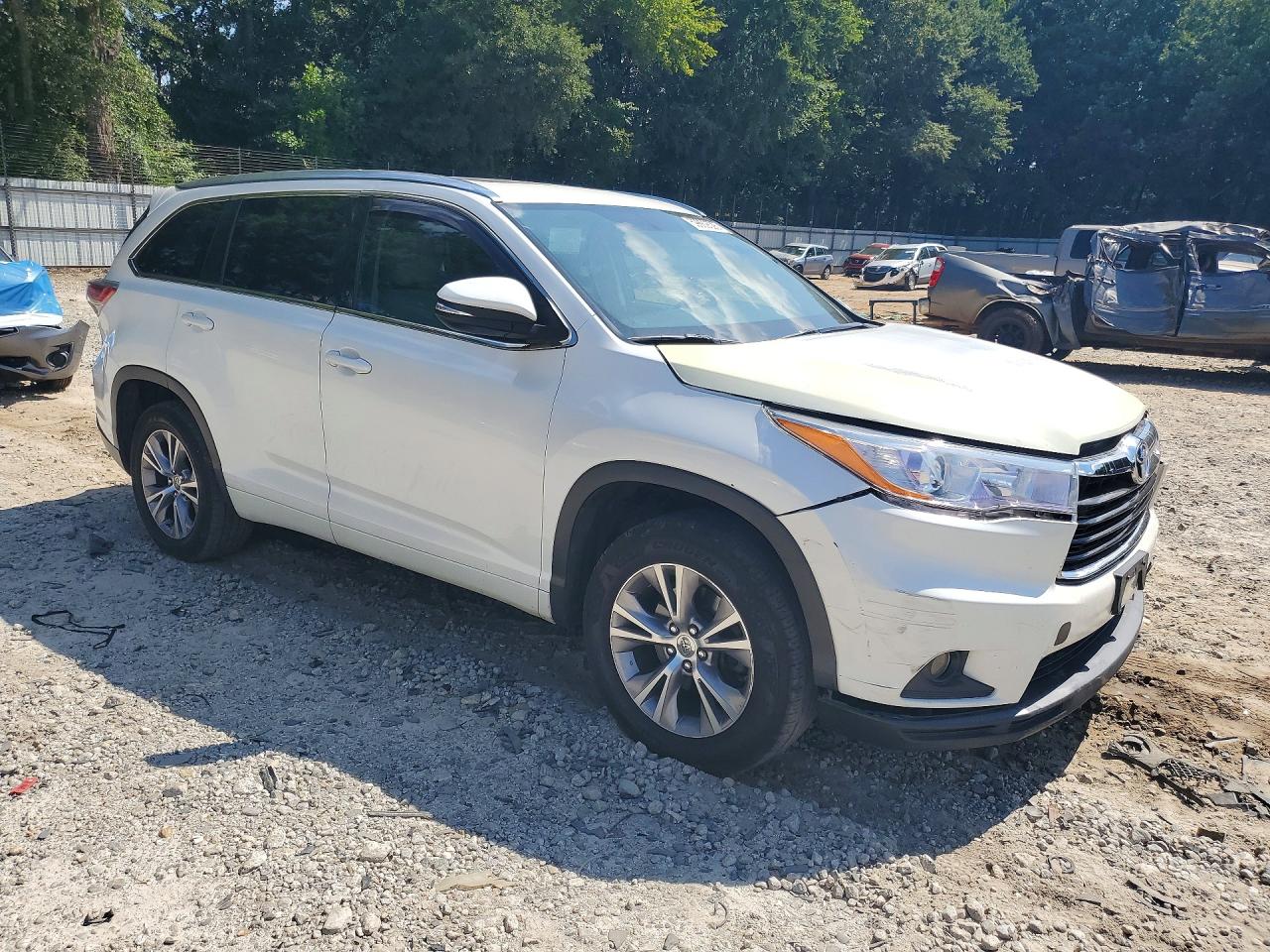 2015 Toyota Highlander Xle White vin: 5TDKKRFH8FS103774