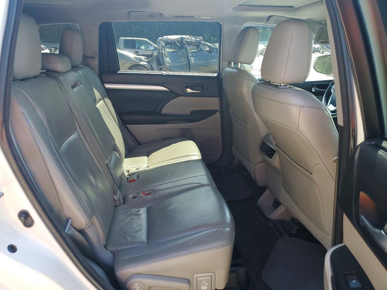 2015 Toyota Highlander Xle White vin: 5TDKKRFH8FS103774