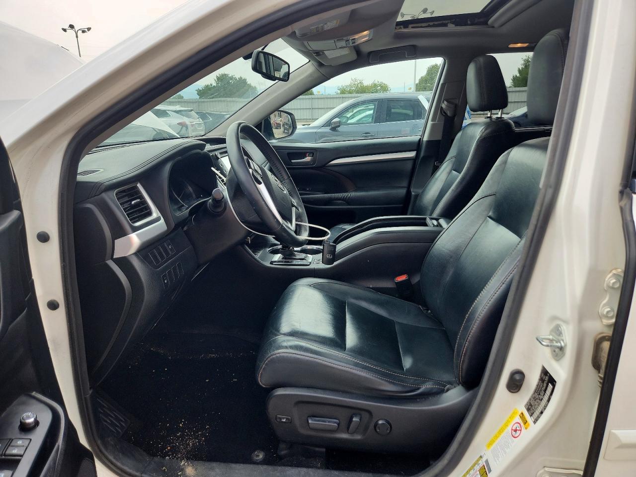 2015 Toyota Highlander Xle White vin: 5TDKKRFH8FS113284