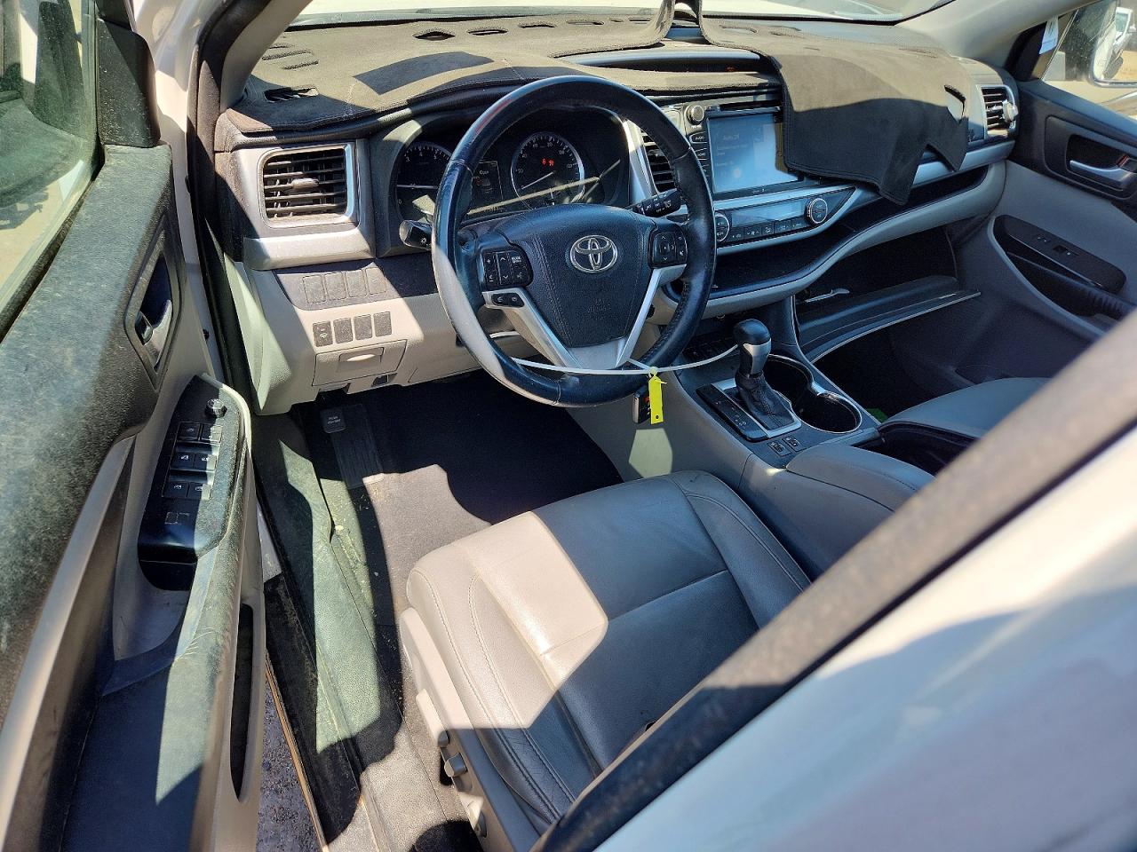 2015 Toyota Highlander Xle White vin: 5TDKKRFH8FS119750