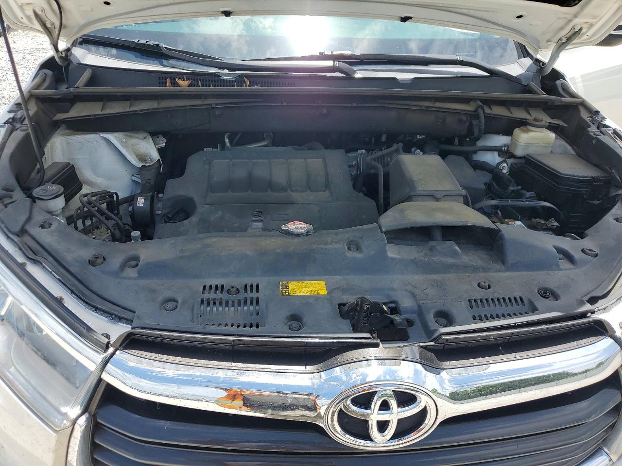 2016 Toyota Highlander Xle White vin: 5TDKKRFH8GS180064