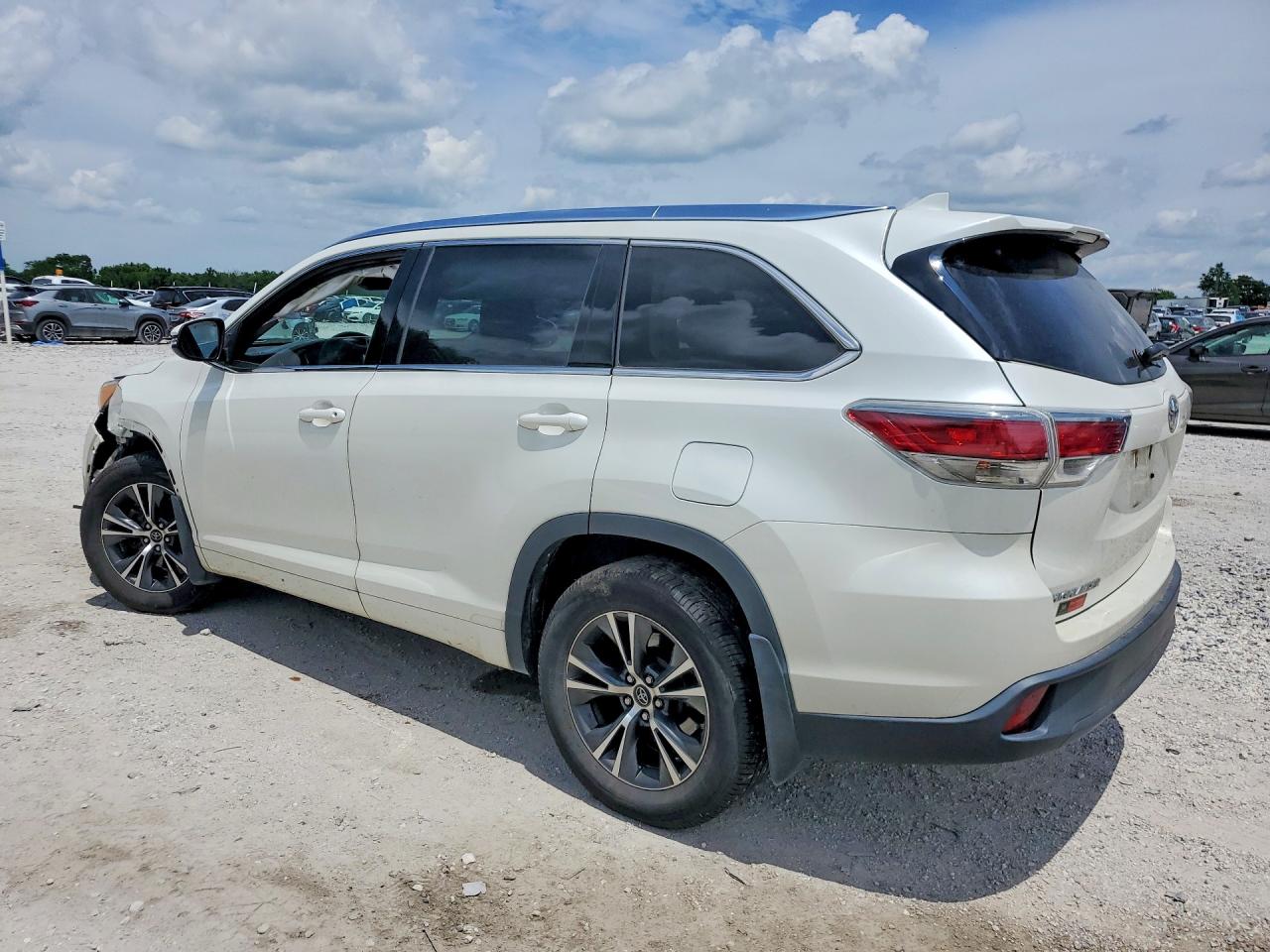 2016 Toyota Highlander Xle White vin: 5TDKKRFH8GS180064