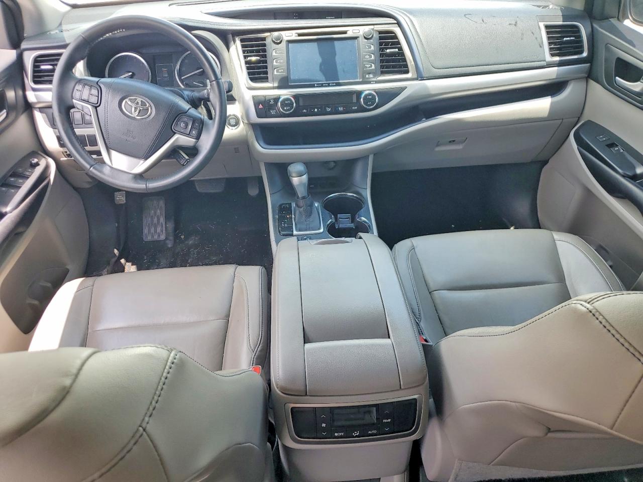 2016 Toyota Highlander Xle White vin: 5TDKKRFH8GS180064
