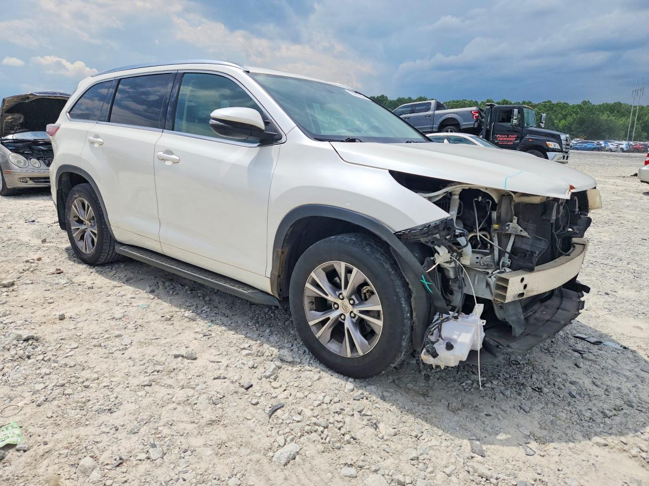 2014 Toyota Highlander Xle White vin: 5TDKKRFH9ES037699