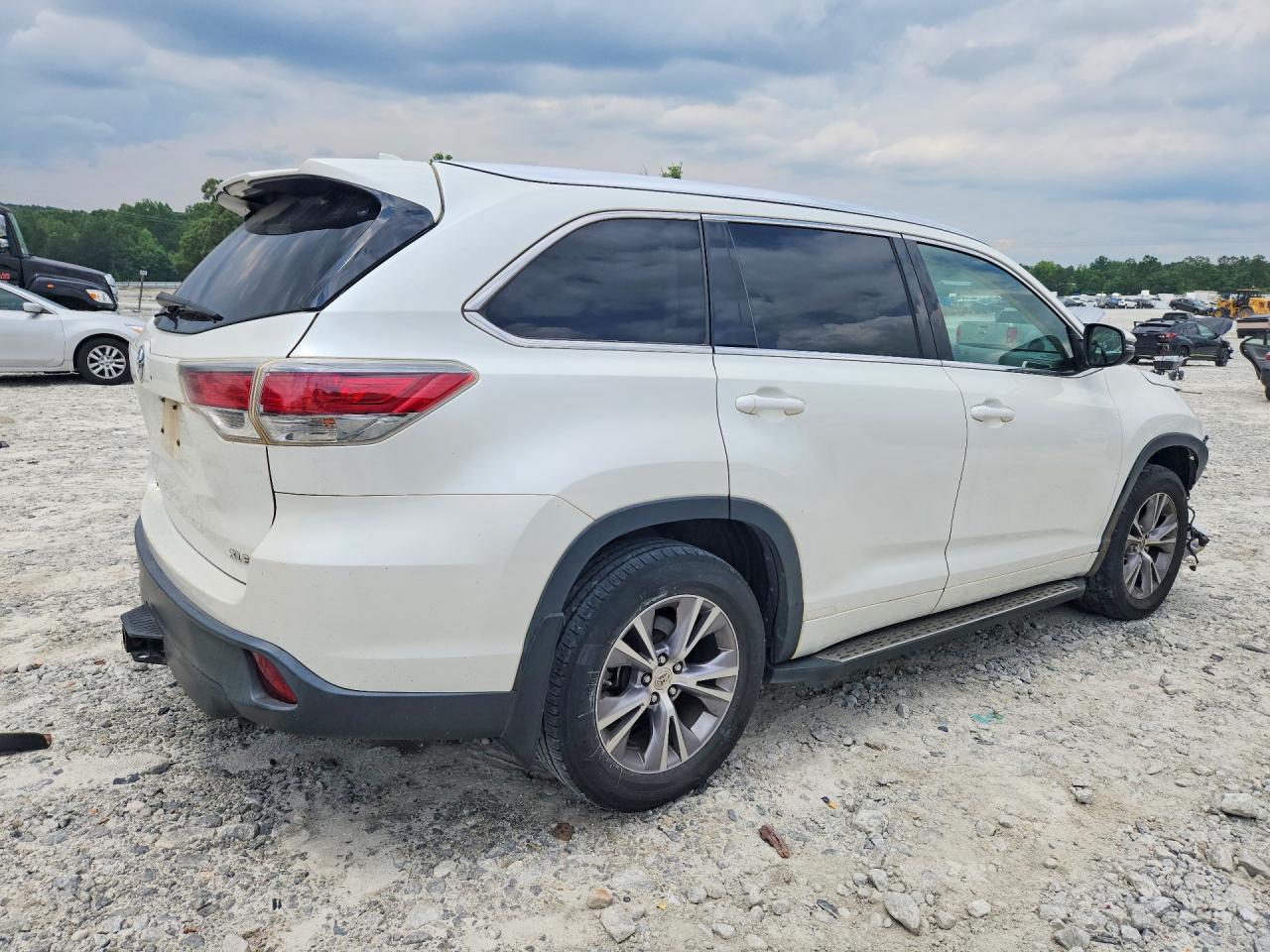 2014 Toyota Highlander Xle White vin: 5TDKKRFH9ES037699