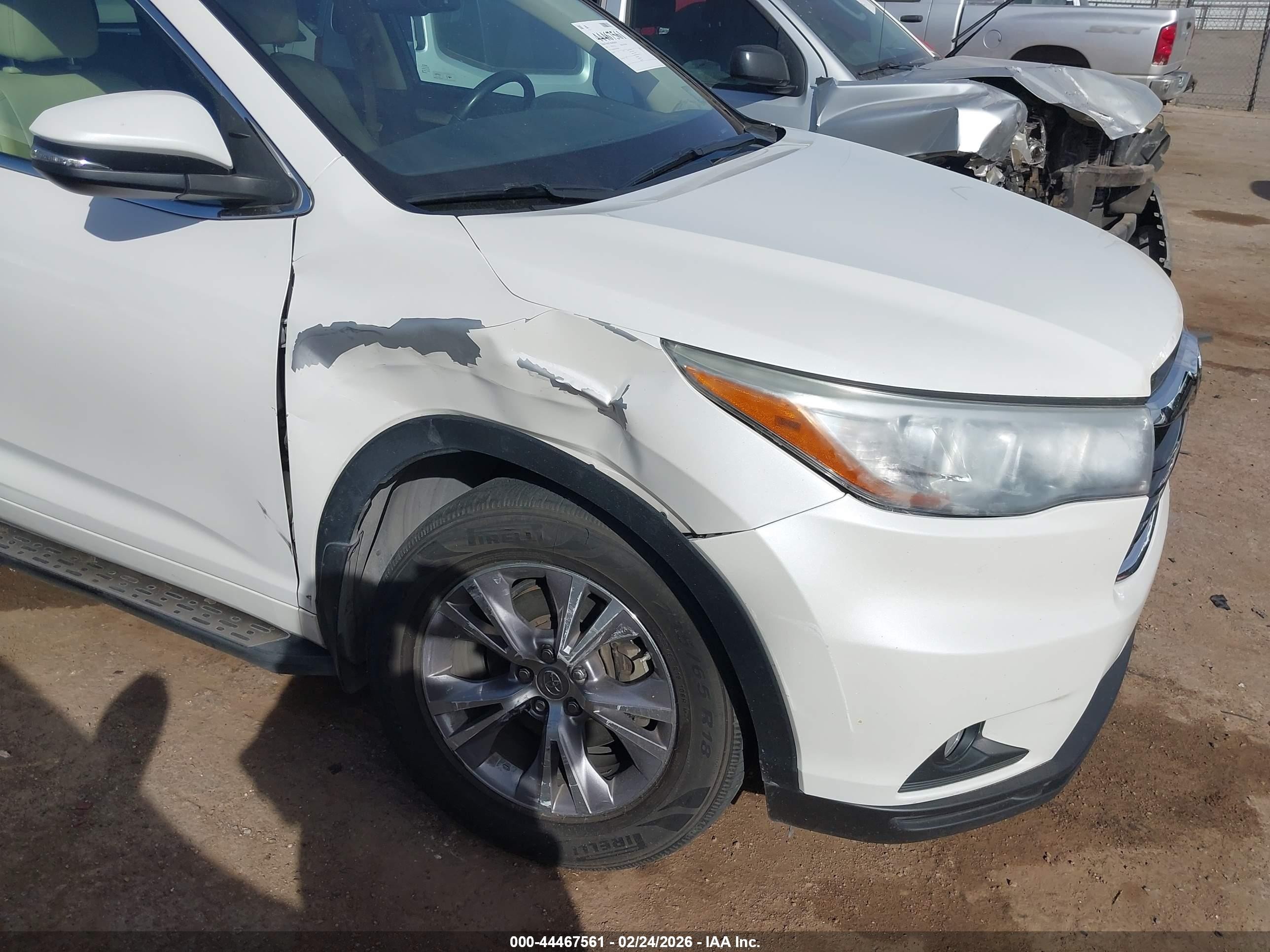 2015 Toyota Highlander Xle V6 White vin: 5TDKKRFH9FS076794