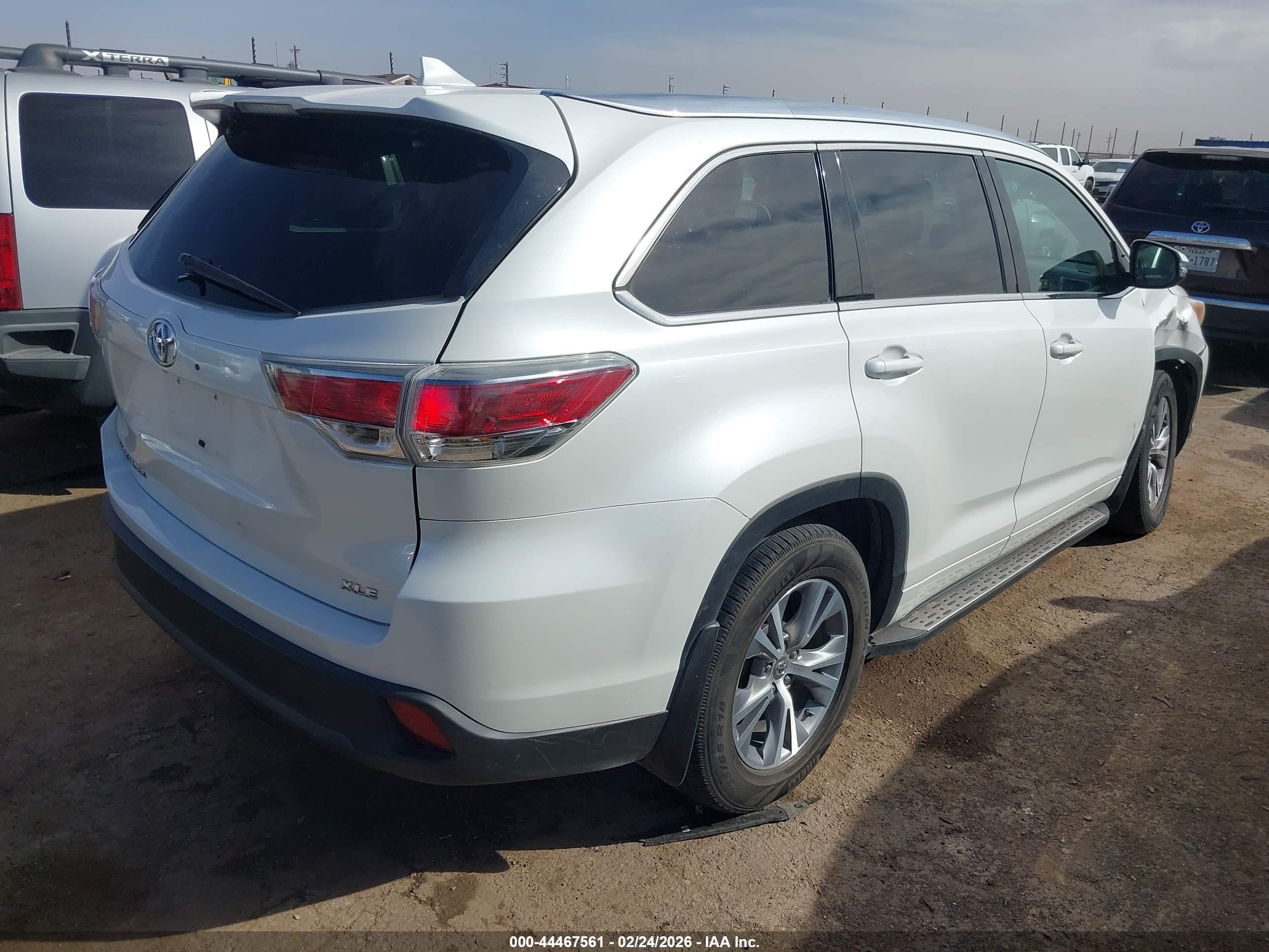 2015 Toyota Highlander Xle V6 White vin: 5TDKKRFH9FS076794