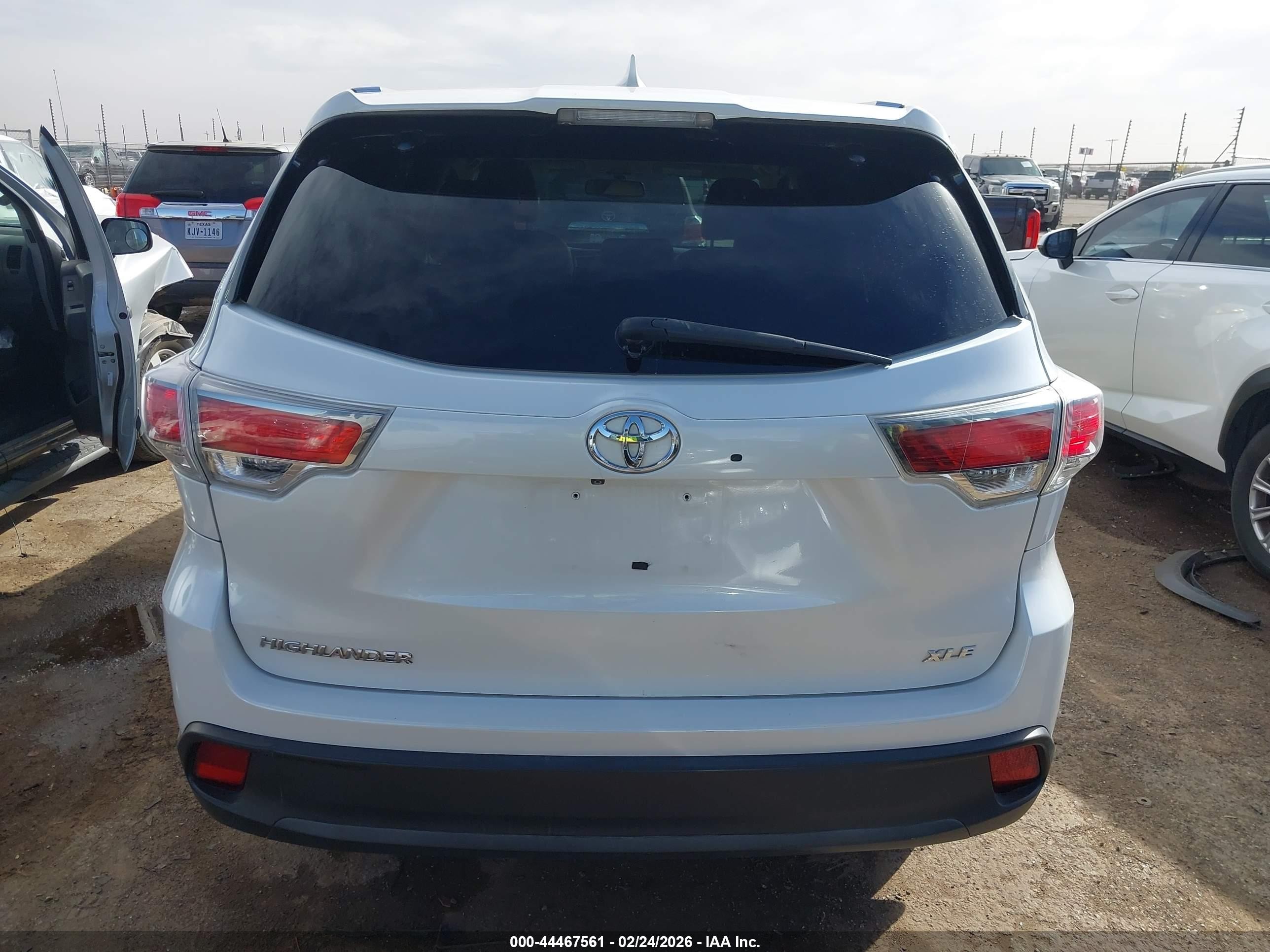 2015 Toyota Highlander Xle V6 White vin: 5TDKKRFH9FS076794