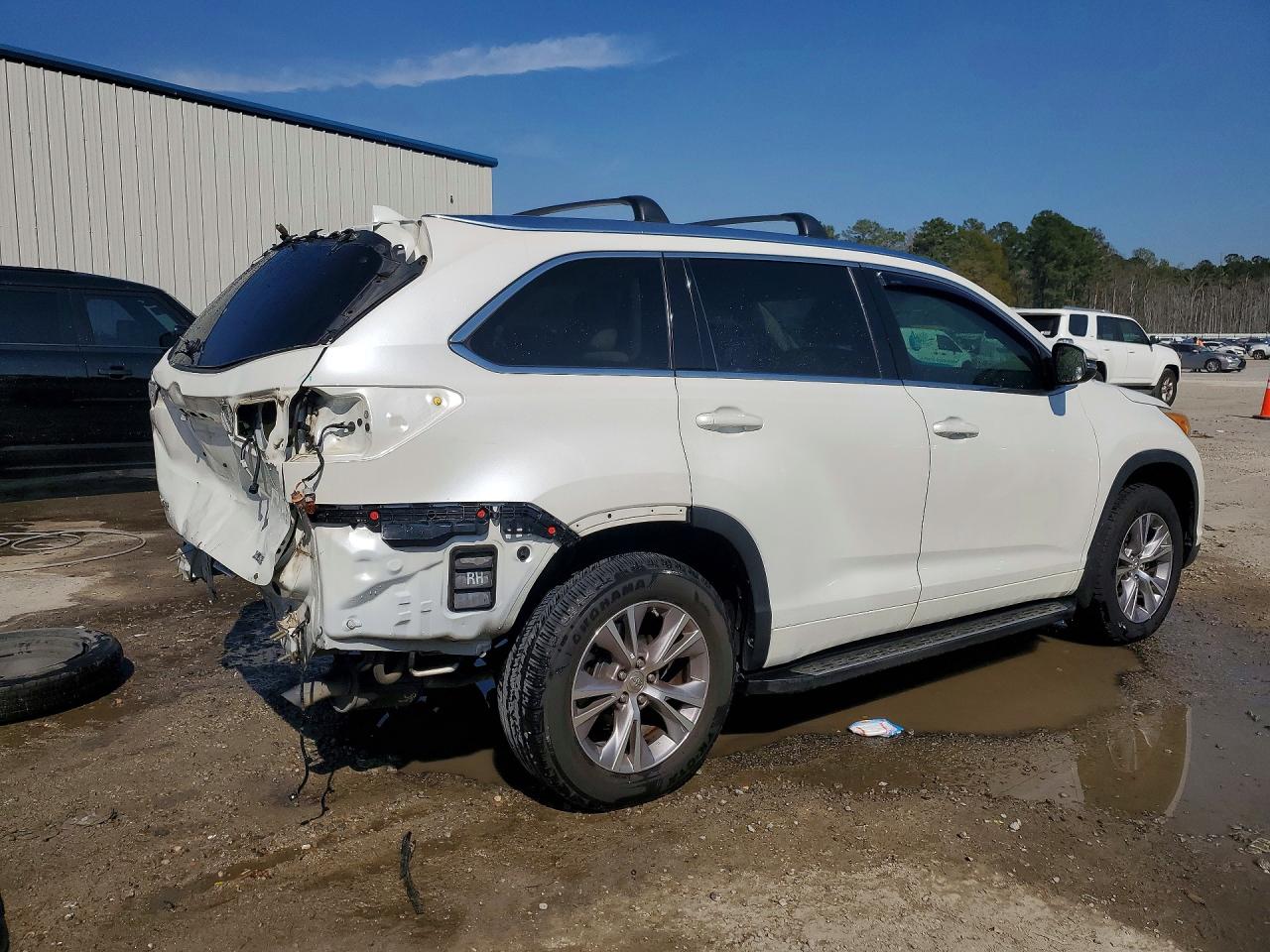 2015 Toyota Highlander Xle White vin: 5TDKKRFH9FS088136