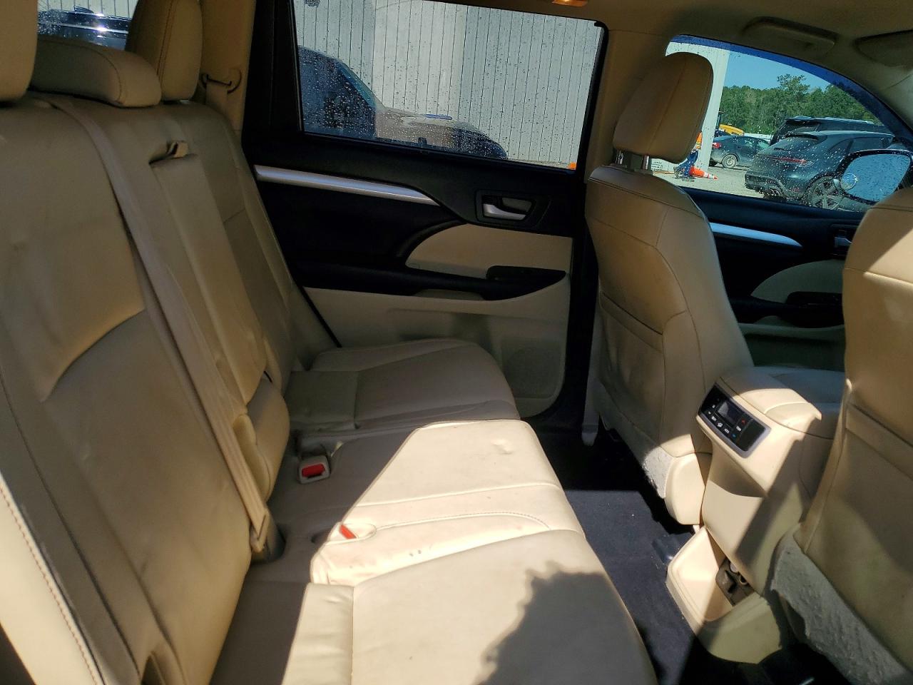 2015 Toyota Highlander Xle White vin: 5TDKKRFH9FS088136